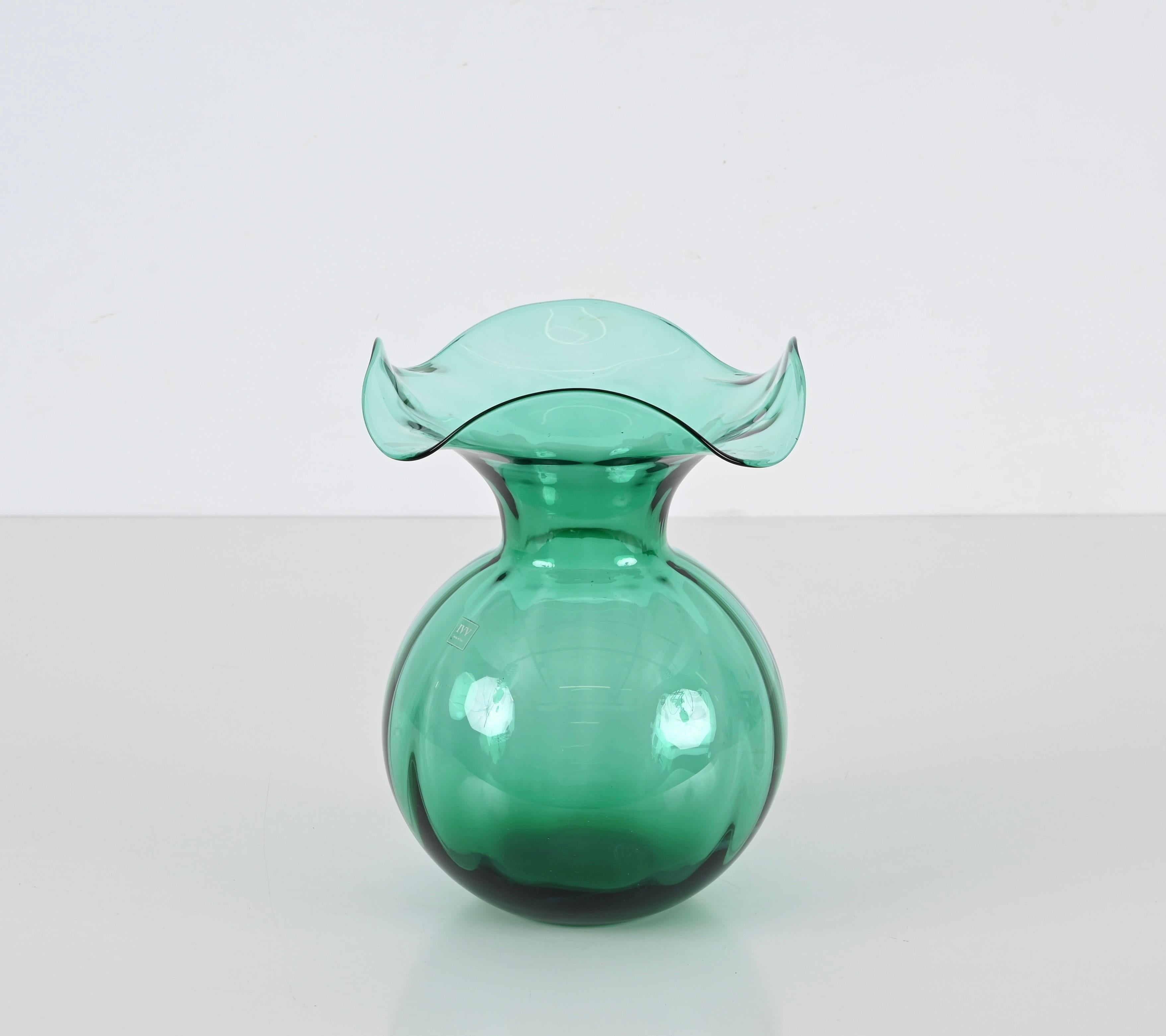 Italienische Vase aus grünem Murano-Glas, Mitte des Jahrhunderts, IVV, Italien 1970er im Angebot 3