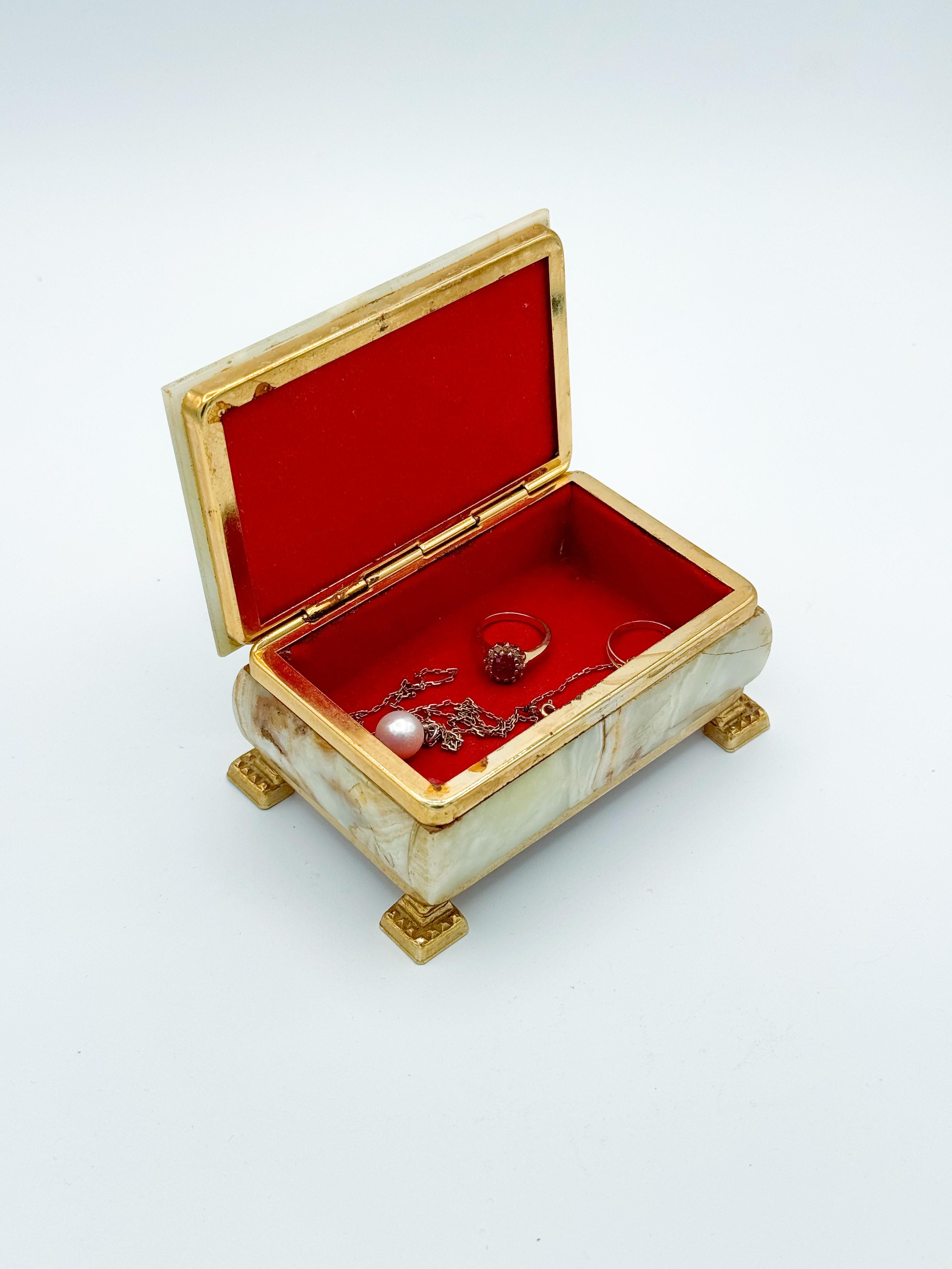 Mid Century Green Onyx Jewelry Decoration Box In Good Condition In Toronto, CA