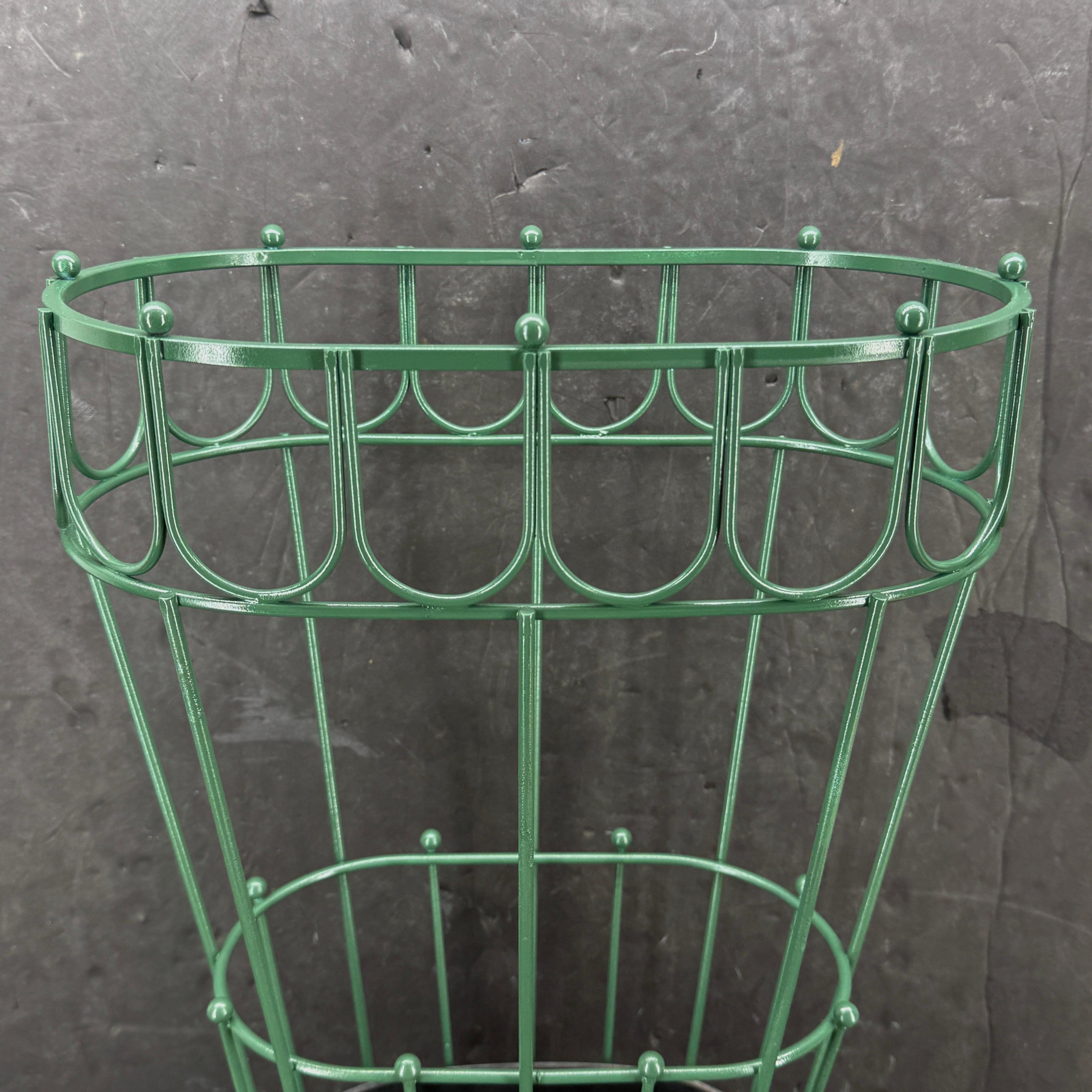 Porte-parapluies en métal peint vert du milieu du siècle Bon état - En vente à Haddonfield, NJ