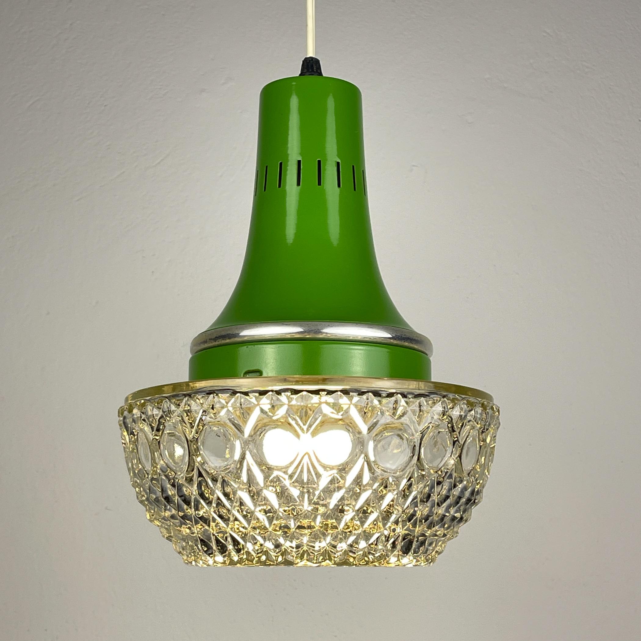 Lampada a sospensione verde di metà secolo di Targetti Sankey, Italia anni '60 in vendita 8