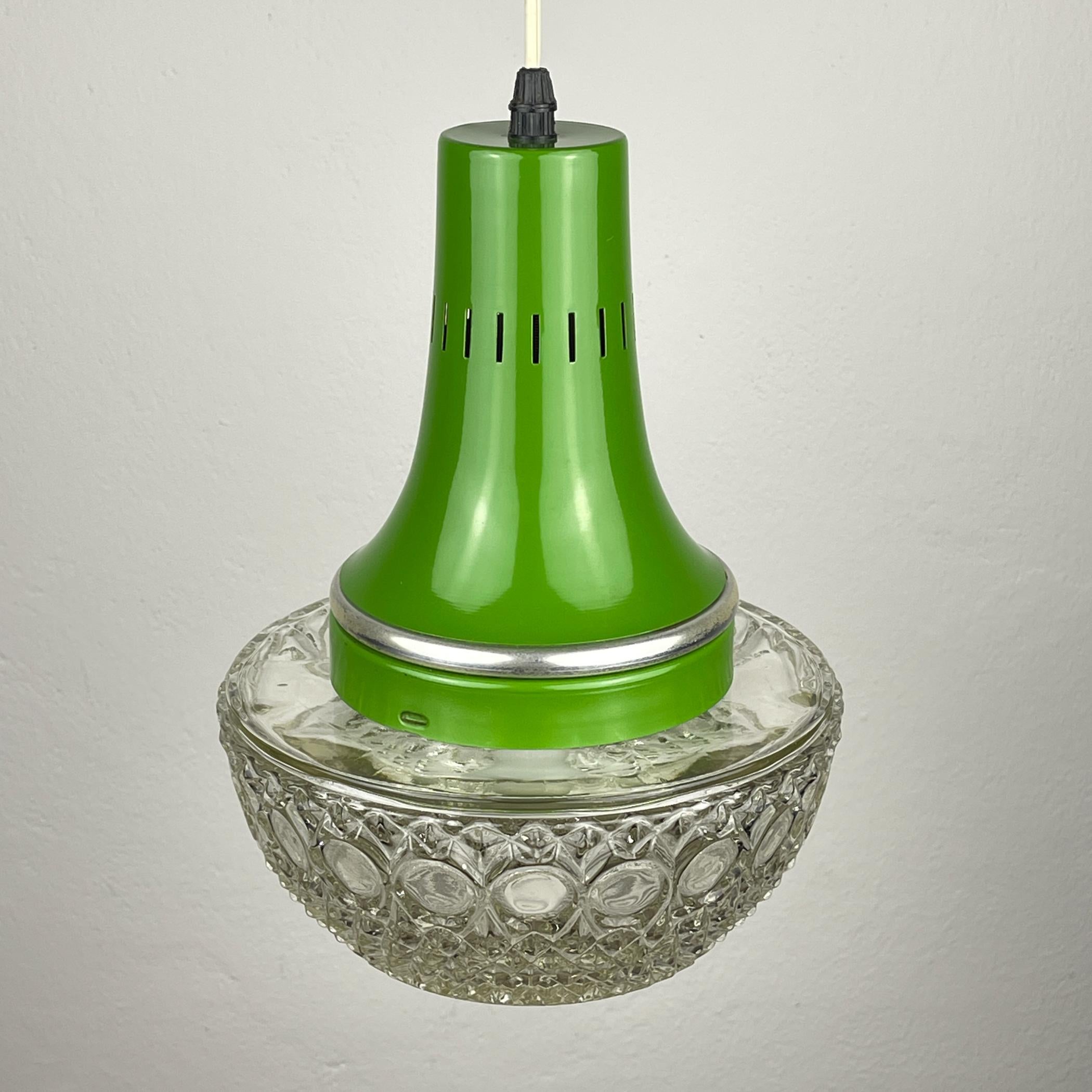 Lampada a sospensione verde di metà secolo di Targetti Sankey, Italia anni '60 in vendita 2