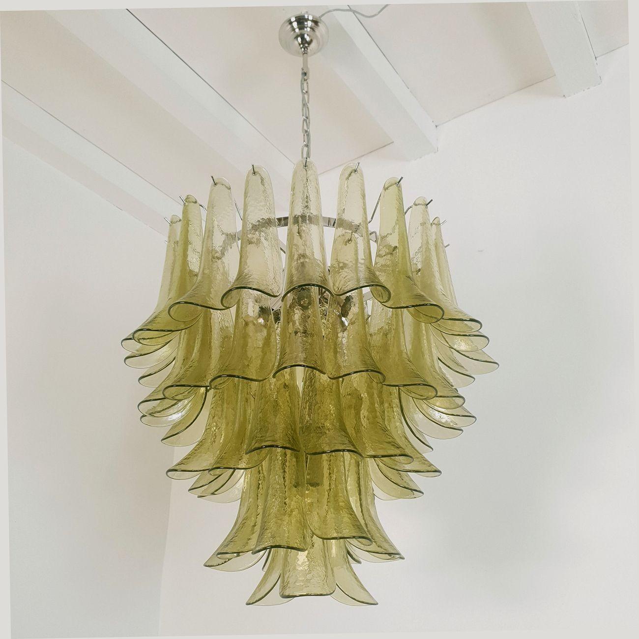 Italian Mid Century Green Petals Murano chandelier For Sale