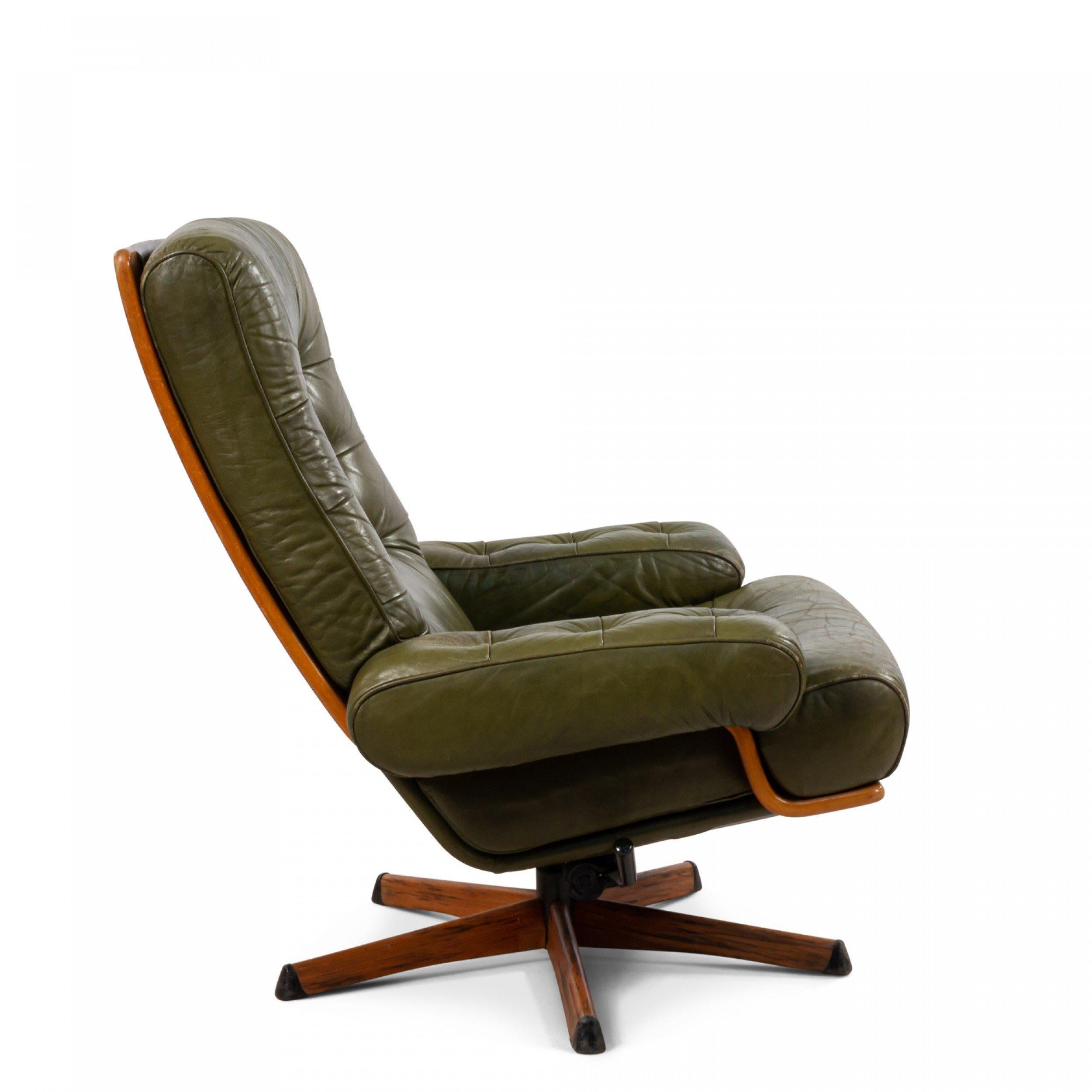 Mid-Century Green Tufted Leather Armchair 2