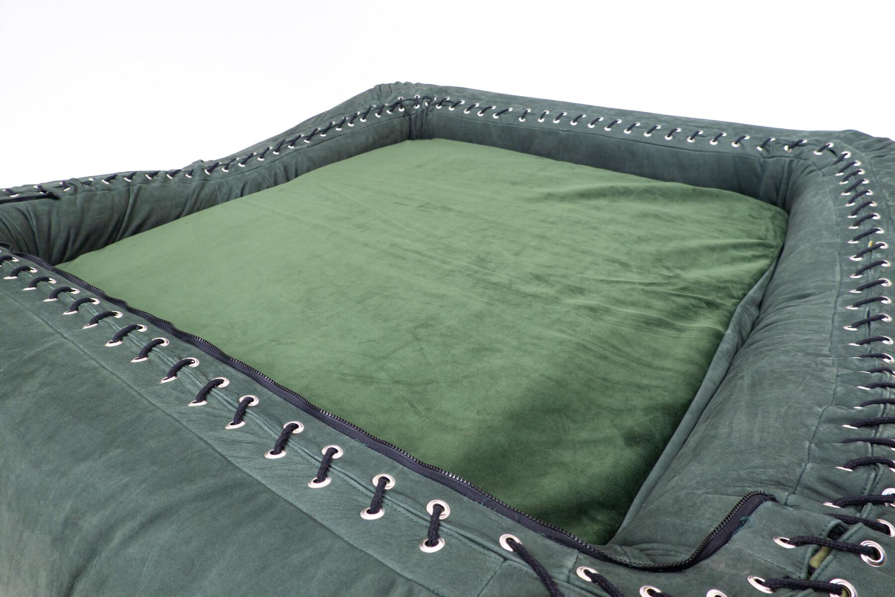Grünes Zweisitzer-Sofa / Bett aus der Mitte des Jahrhunderts  „Anfibio“ von Alessandro Becchi (Moderne der Mitte des Jahrhunderts) im Angebot