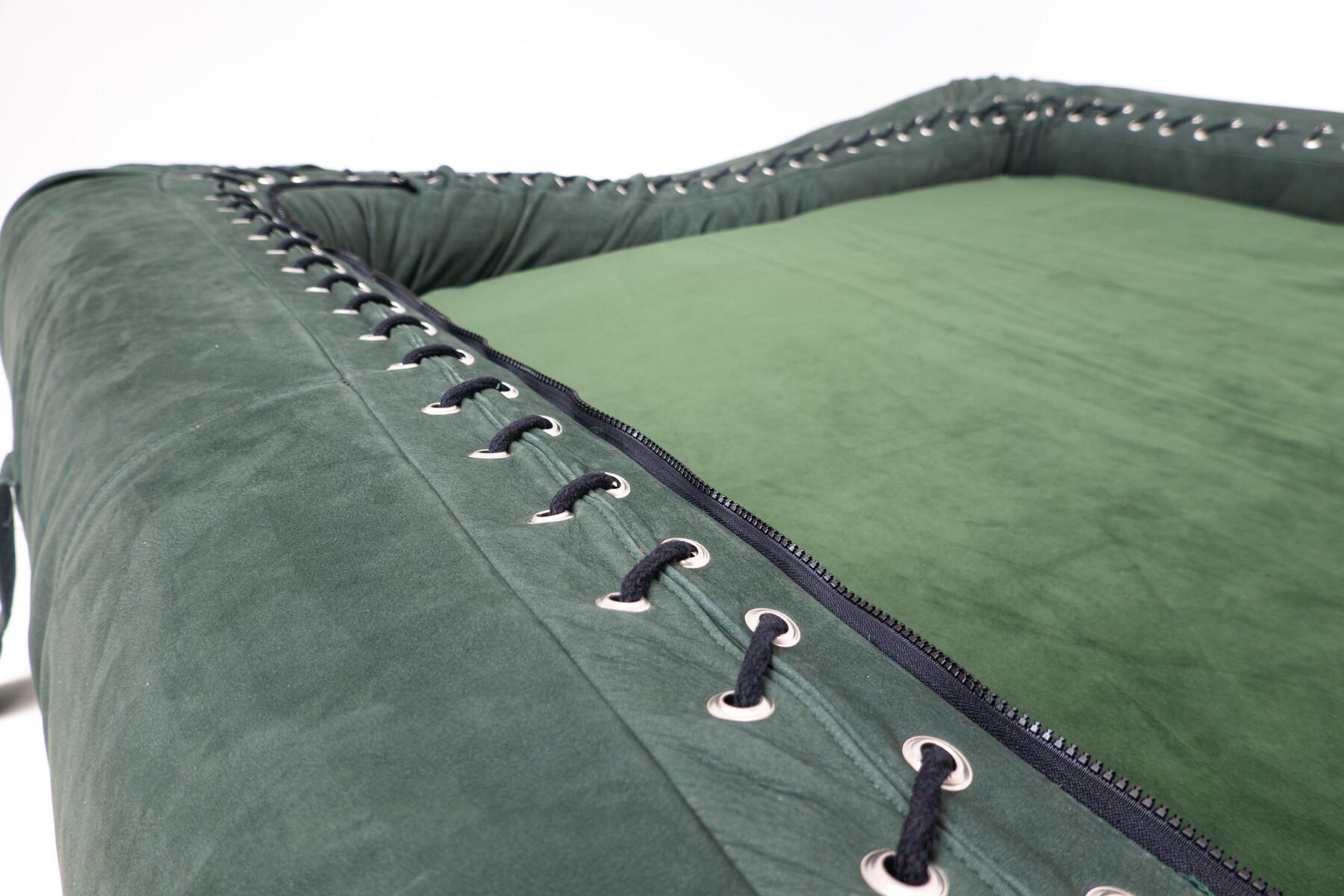 Grünes Zweisitzer-Sofa / Bett aus der Mitte des Jahrhunderts  „Anfibio“ von Alessandro Becchi (Italienisch) im Angebot