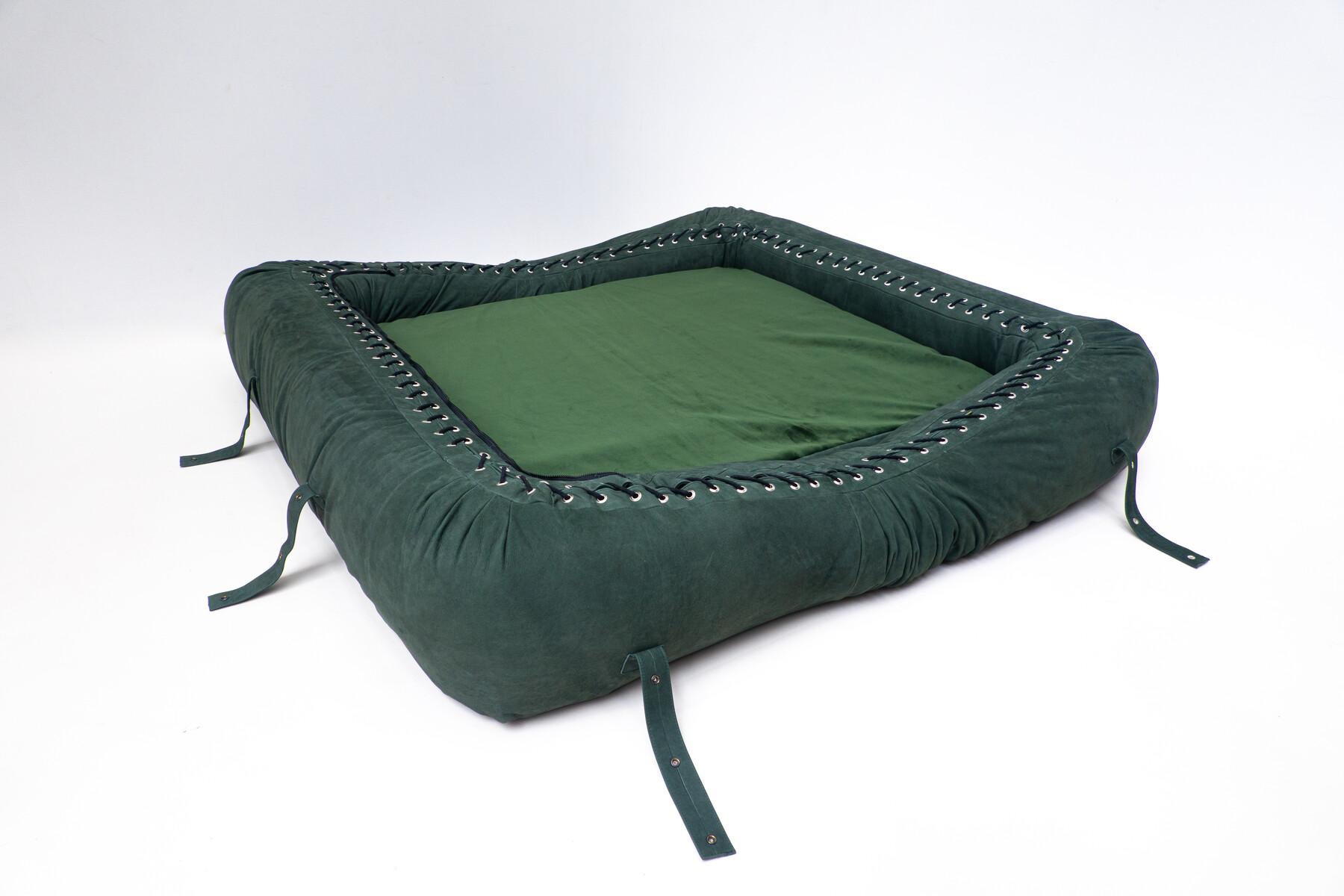 Camoscio Divano/letto a due posti di colore verde di metà secolo  ''Anfibio'' di Alessandro Becchi in vendita