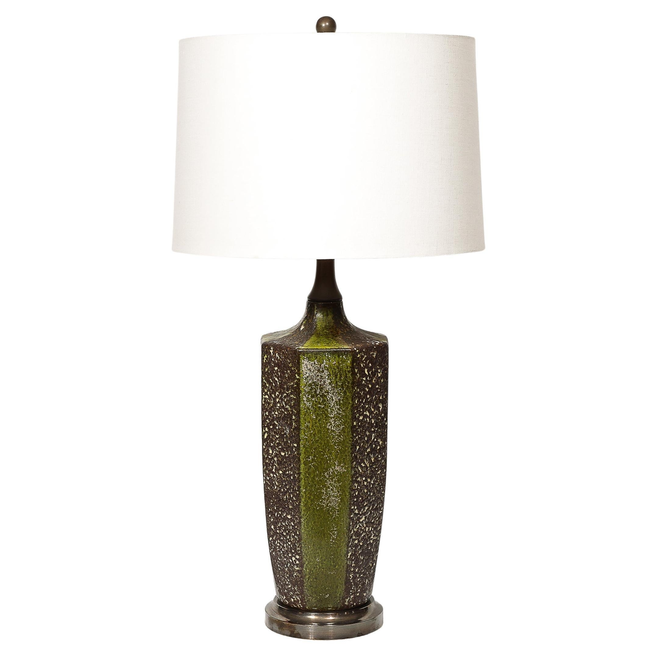 Mid Century Antiques - Lampe à poser en céramique Lava Glaze verte et ambrée avec accessoires antiques