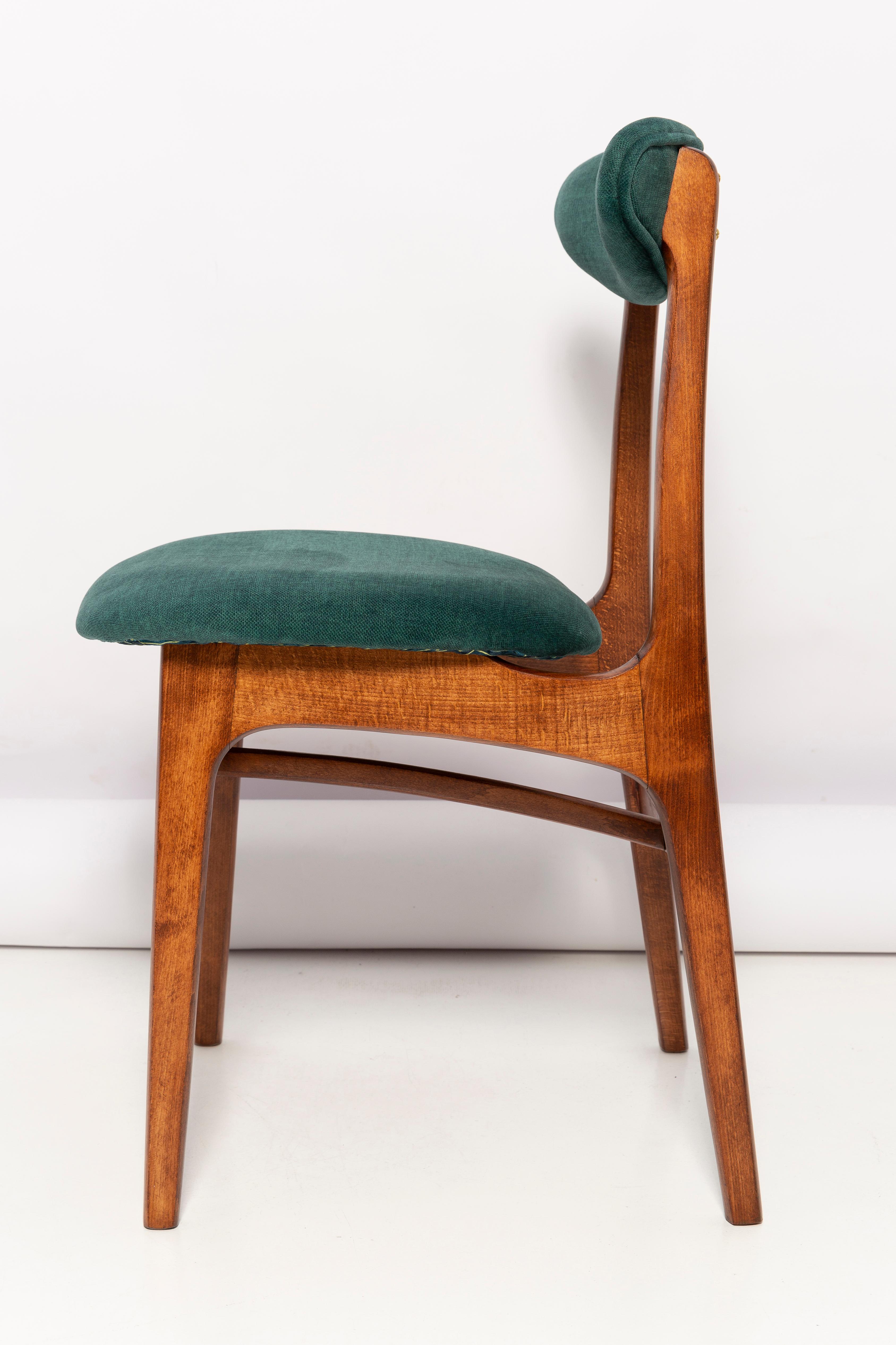 Mid Century Green Velvet Chair Designed by Rajmund Halas, Poland, 1960s For Sale 3