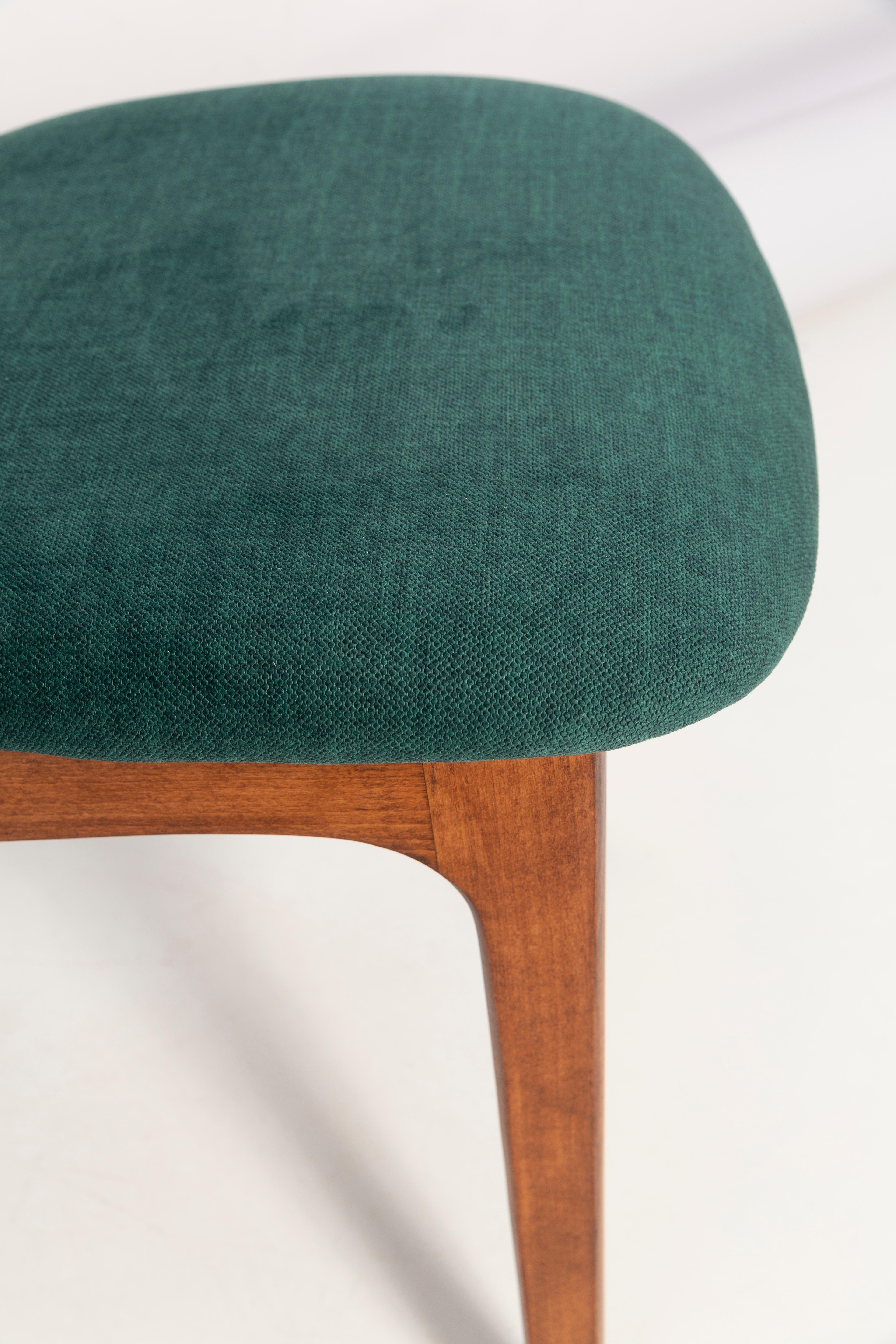 Hand-Crafted Mid Century Green Velvet Chair Designed by Rajmund Halas, Poland, 1960s For Sale