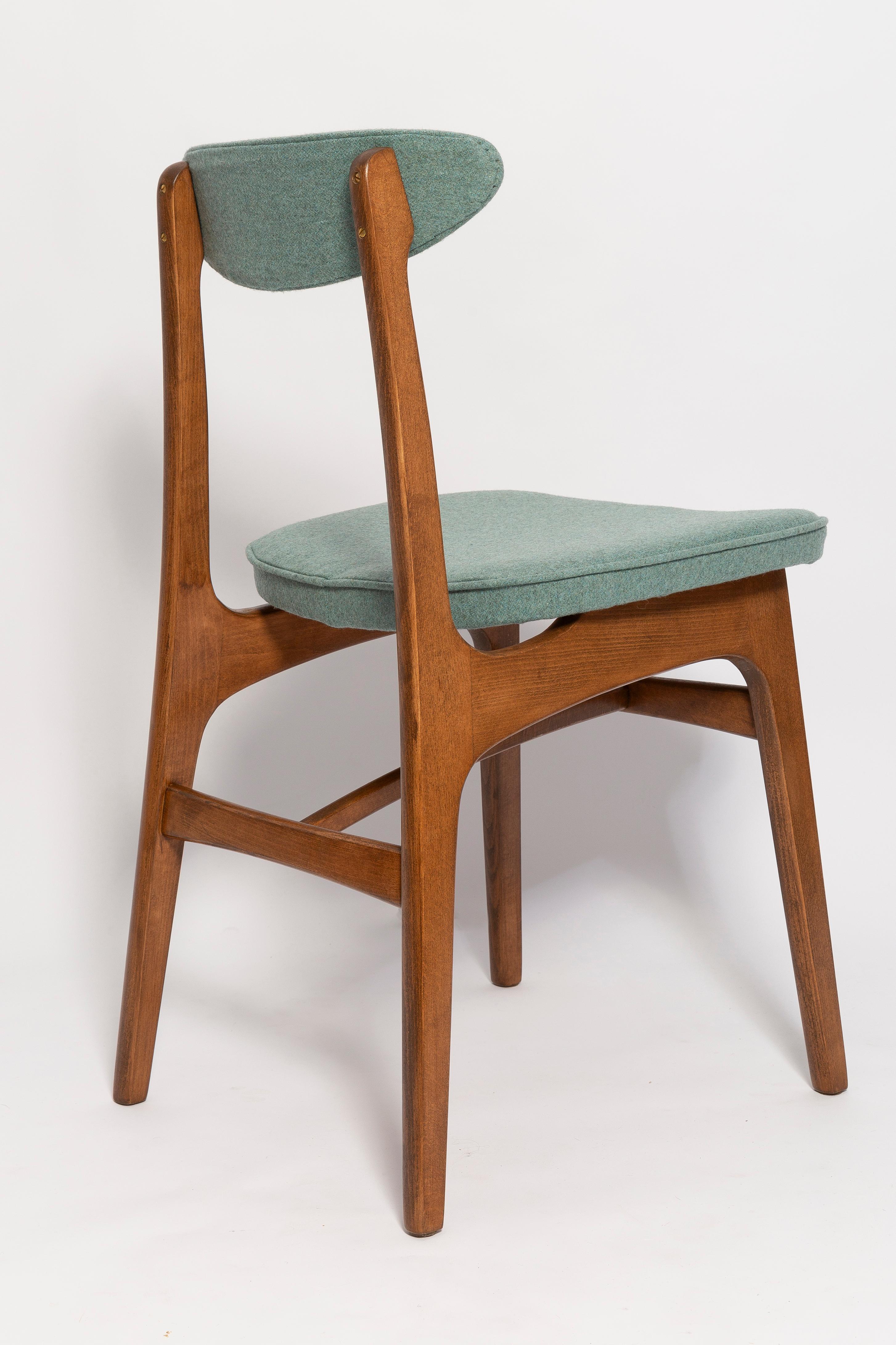 Mid Century Green Velvet Chair, Walnut Wood, Rajmund Halas, Poland, 1960s For Sale 3