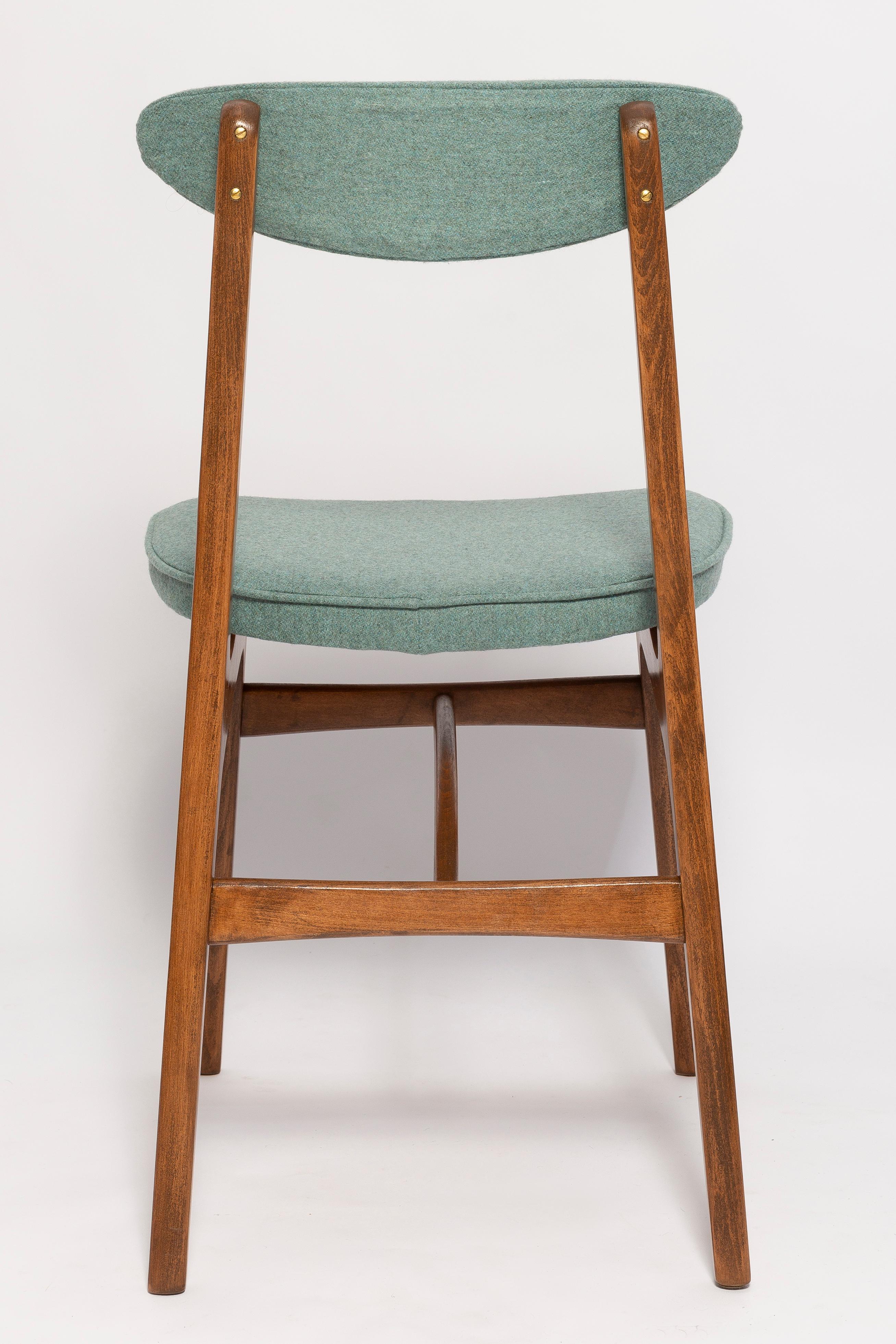 Mid Century Green Velvet Chair, Walnut Wood, Rajmund Halas, Poland, 1960s For Sale 4