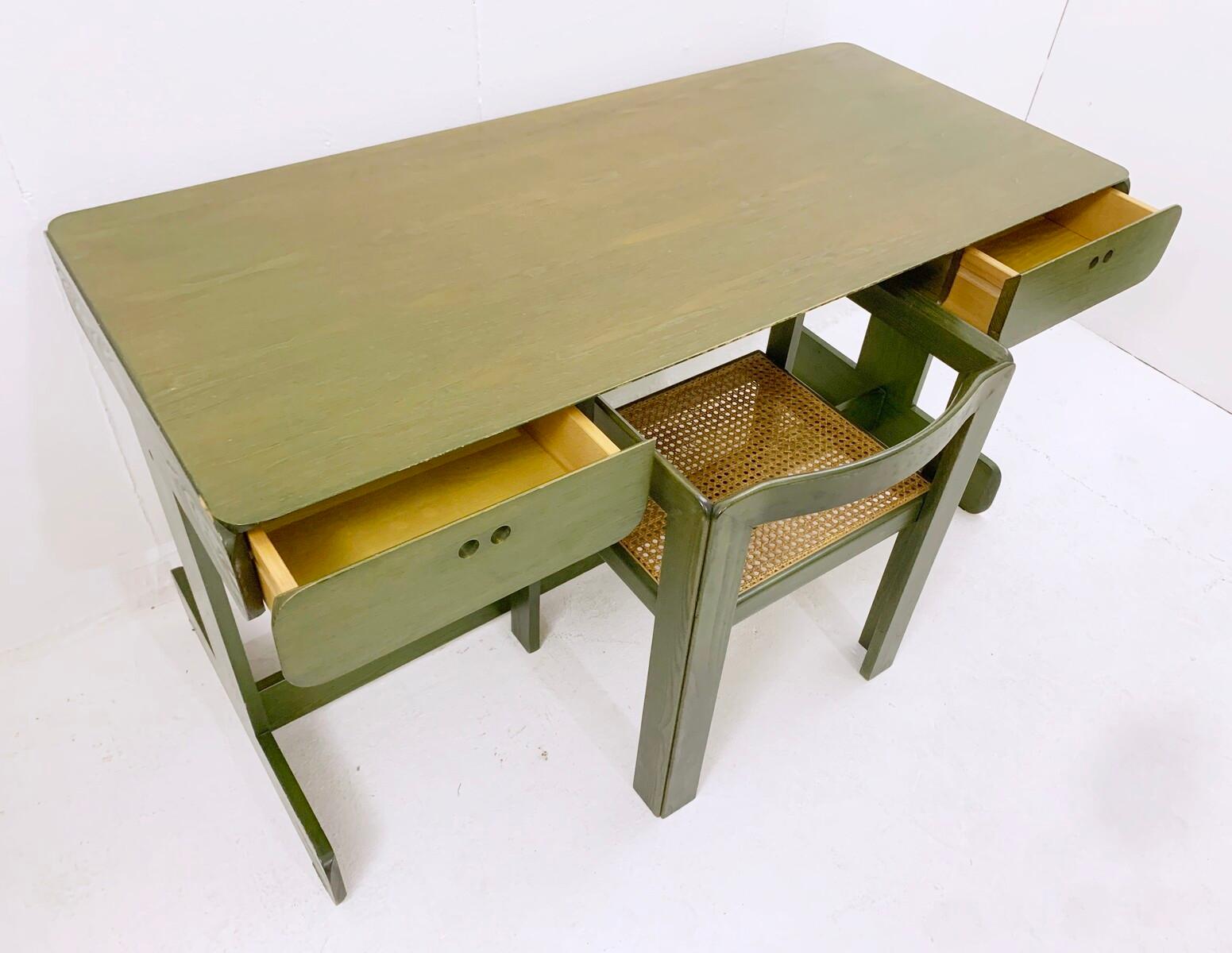 Escritorio de madera verde de mediados de siglo de Derk Jan de Vries, Países Bajos Años 60 en venta 4