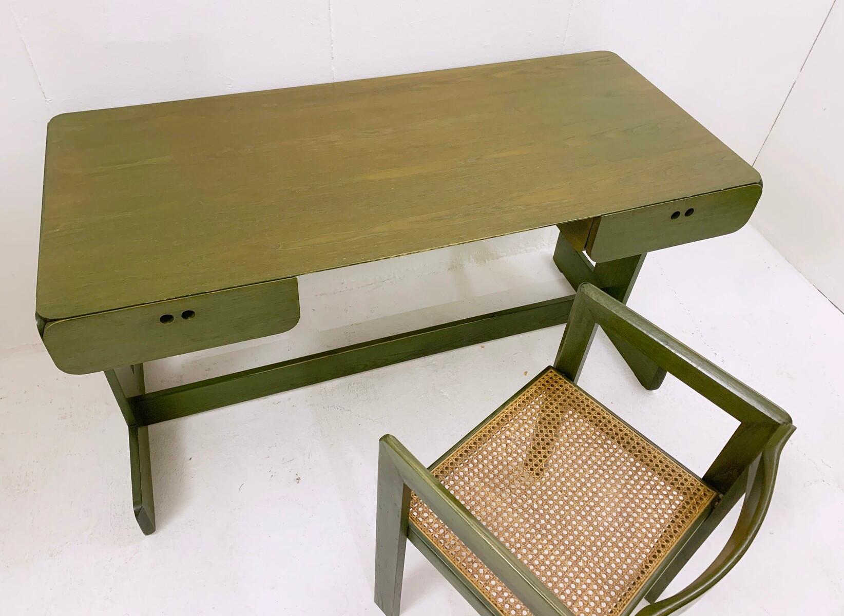 Escritorio de madera verde de mediados de siglo de Derk Jan de Vries, Países Bajos Años 60 en venta 6