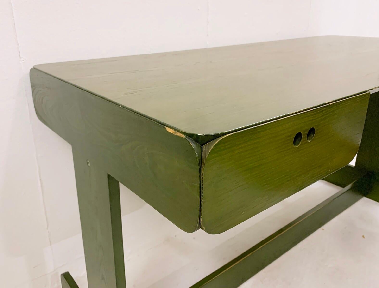 Escritorio de madera verde de mediados de siglo de Derk Jan de Vries, Países Bajos Años 60 en venta 7