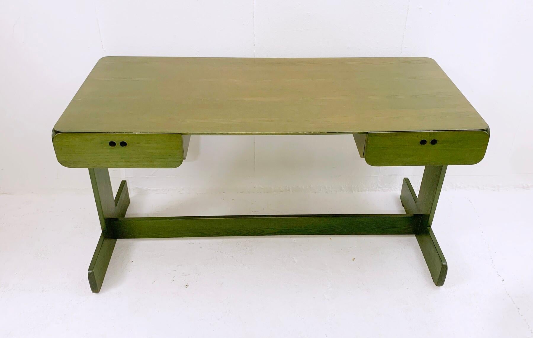 Escritorio de madera verde de mediados de siglo de Derk Jan de Vries, Países Bajos Años 60 en venta 8