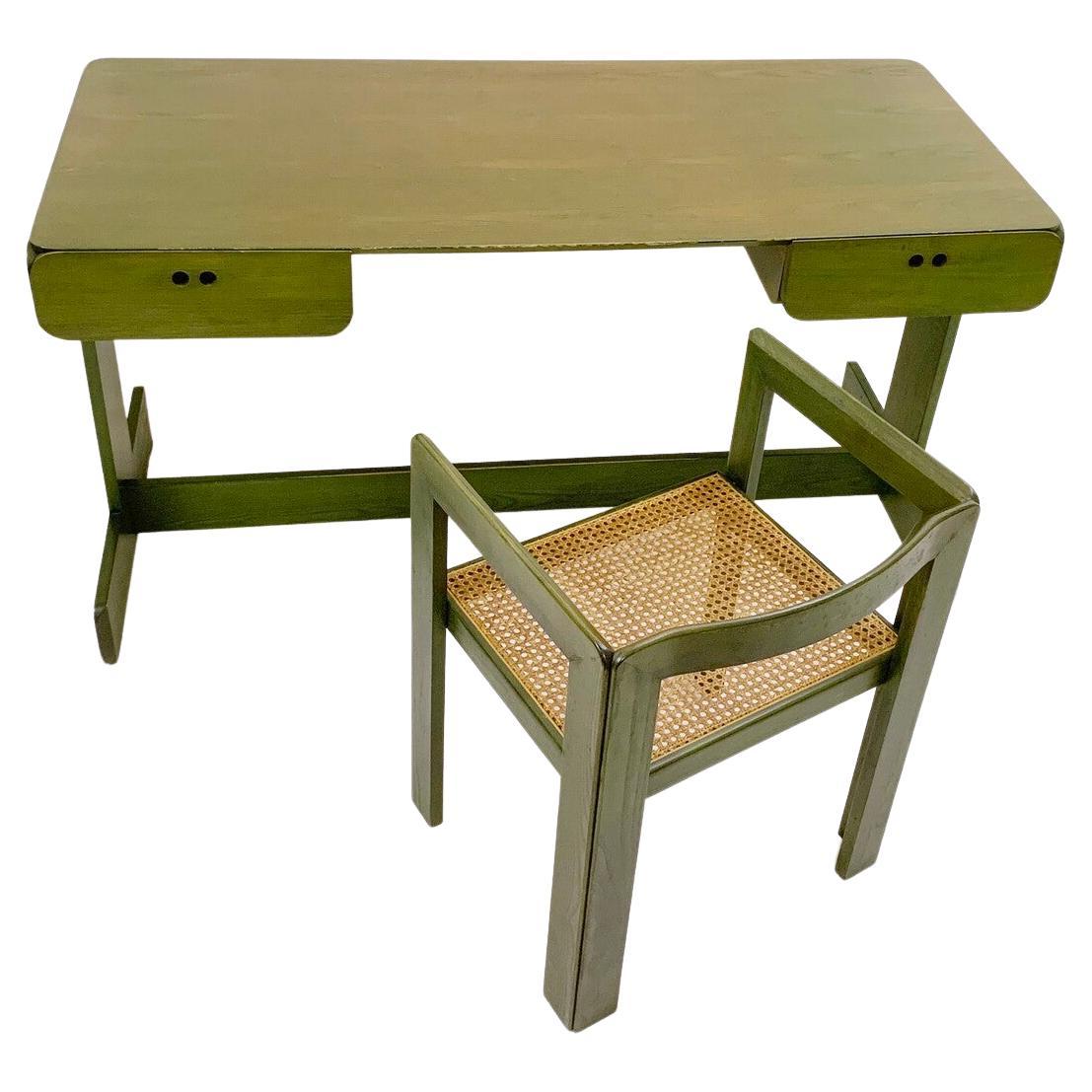 Escritorio de madera verde de mediados de siglo de Derk Jan de Vries - Países Bajos Años 60
Con silla de escritorio.