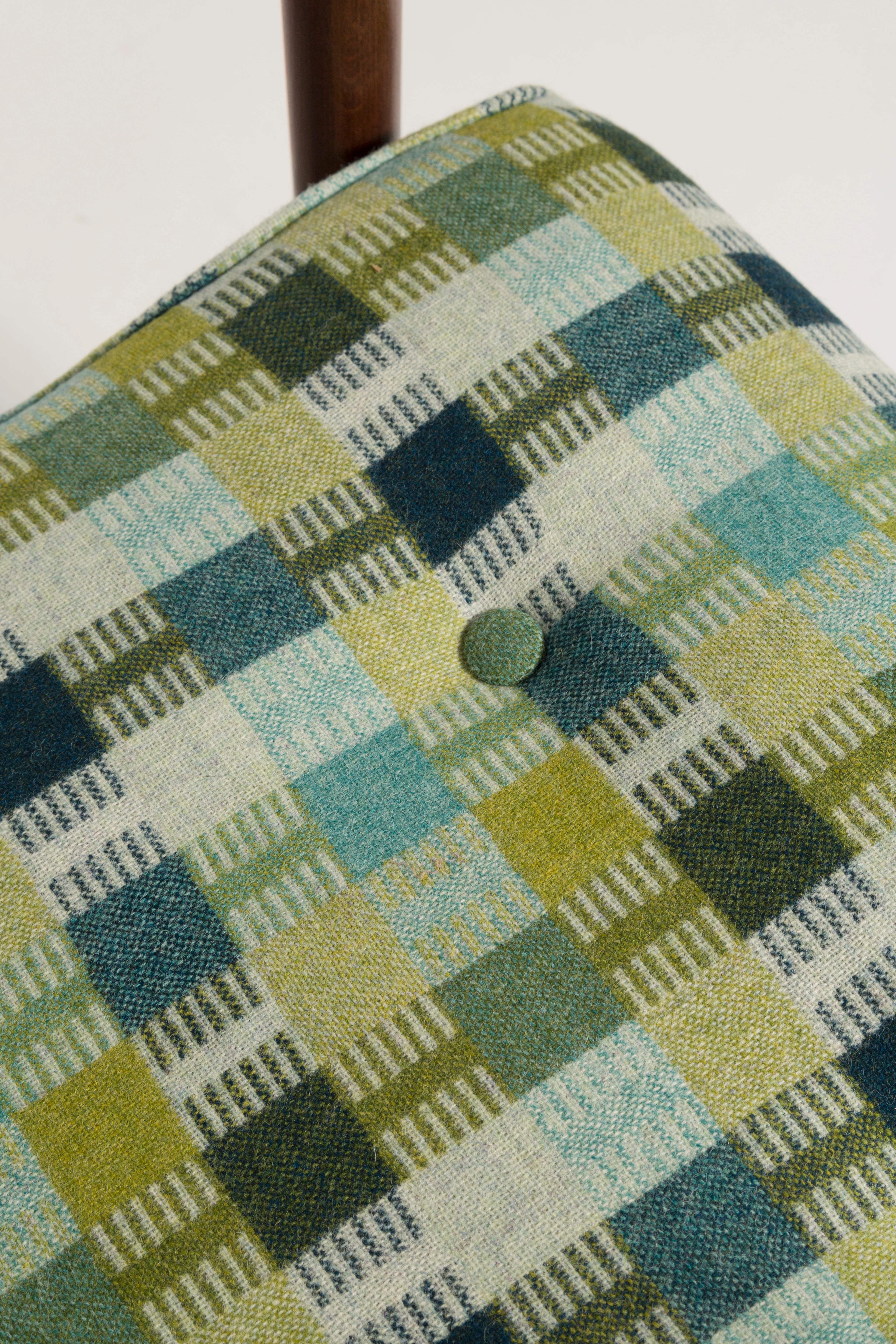Mid-Century Green Wool Armchair, GFM 142, Edmund Homa, Europe, 1960s In Excellent Condition For Sale In 05-080 Hornowek, PL