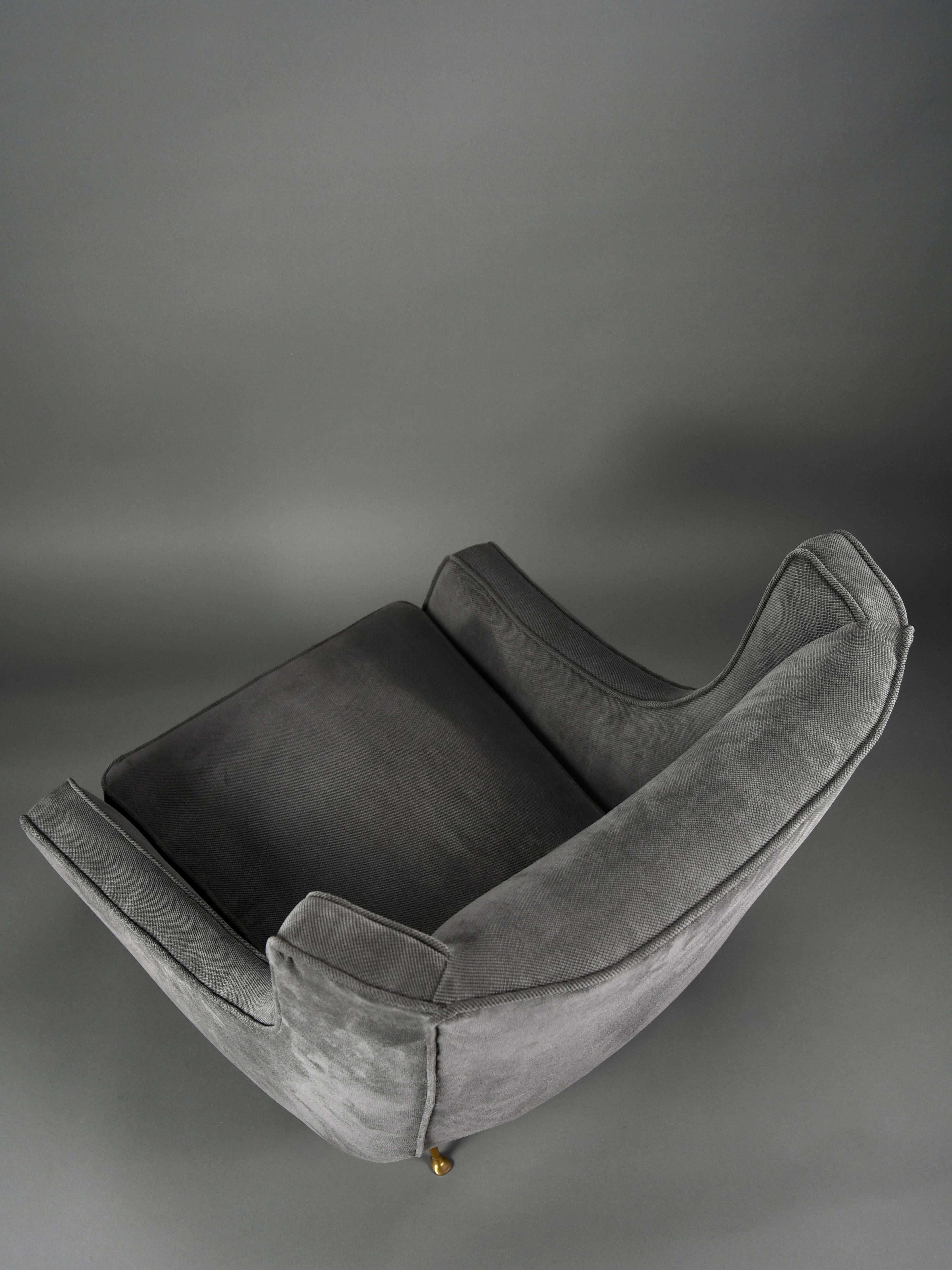 Mid-Century Lounge Chair von ISA, Bergamo, Italien, 1950er Jahre

H76 x B69 x T73 cm (Sitzhöhe: 36 cm)

(29.9 in. H x 27.2 in. W x 28.7 in. D  Sitzhöhe: 14,2 in.)

Dieser auffällige Loungesessel aus der Mitte des Jahrhunderts, der von dem