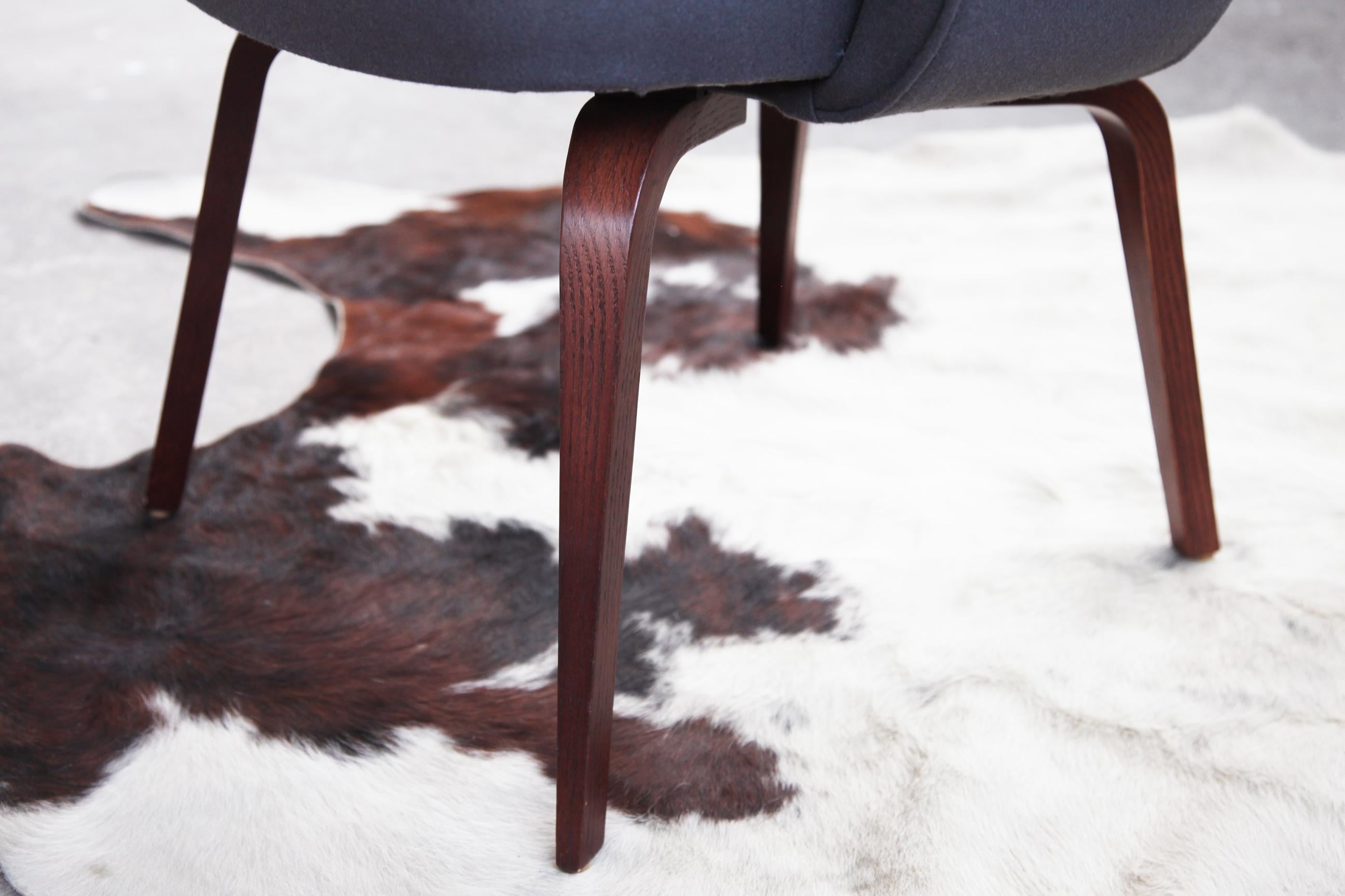 Midcentury Grey Wool Upholstered Eero Saarinen Knoll Armchair, One Chair For Sale 2