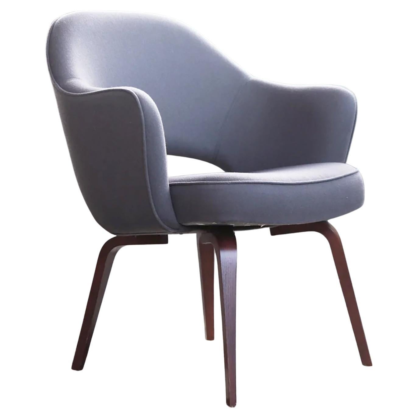 Gepolsterter Eero Saarinen Knoll-Sessel aus grauer Wolle aus der Mitte des Jahrhunderts, ein Stuhl im Angebot