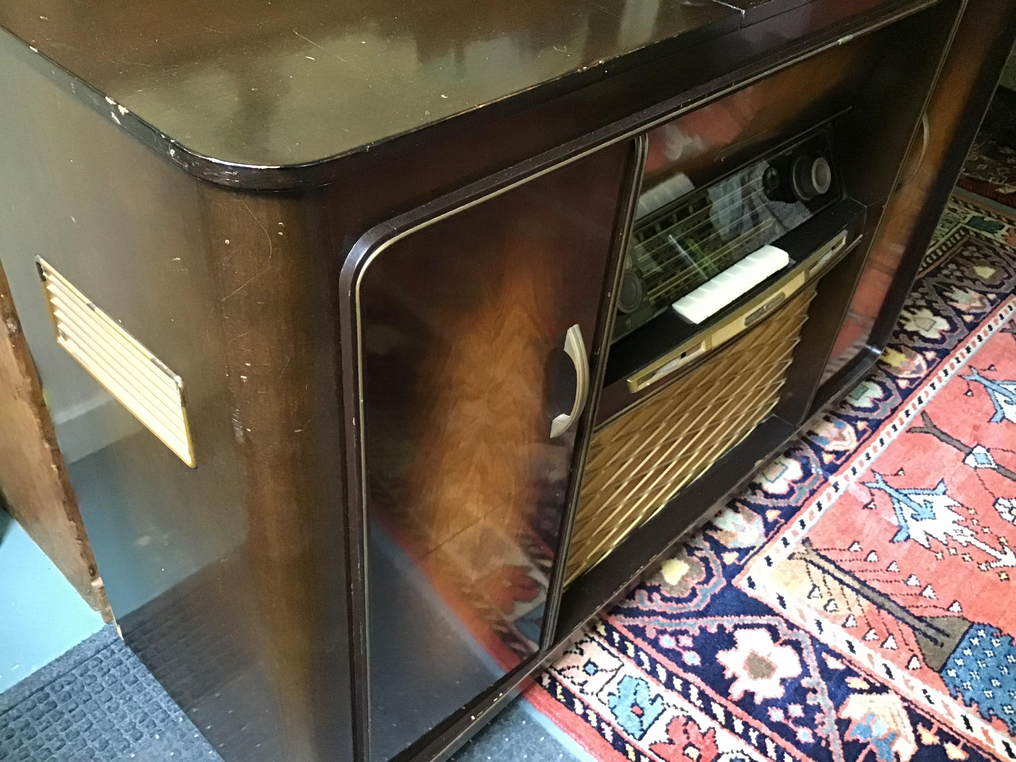 Console stéréo Grundig Majestueuse Vintage Tube Record Player du milieu du siècle dernier en vente 1