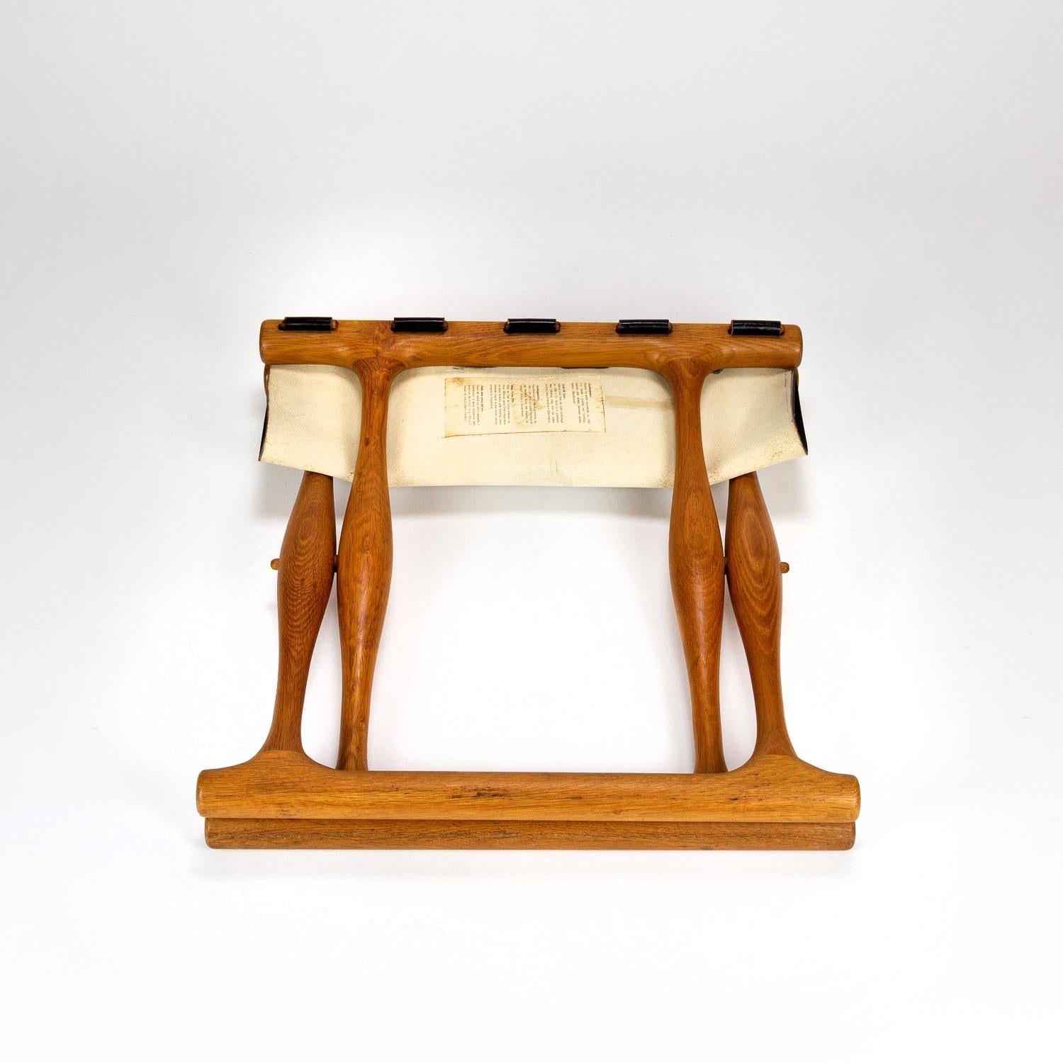 Midcentury Guldhøj Stool by Poul Hundevad In Good Condition For Sale In Berkhamsted, GB