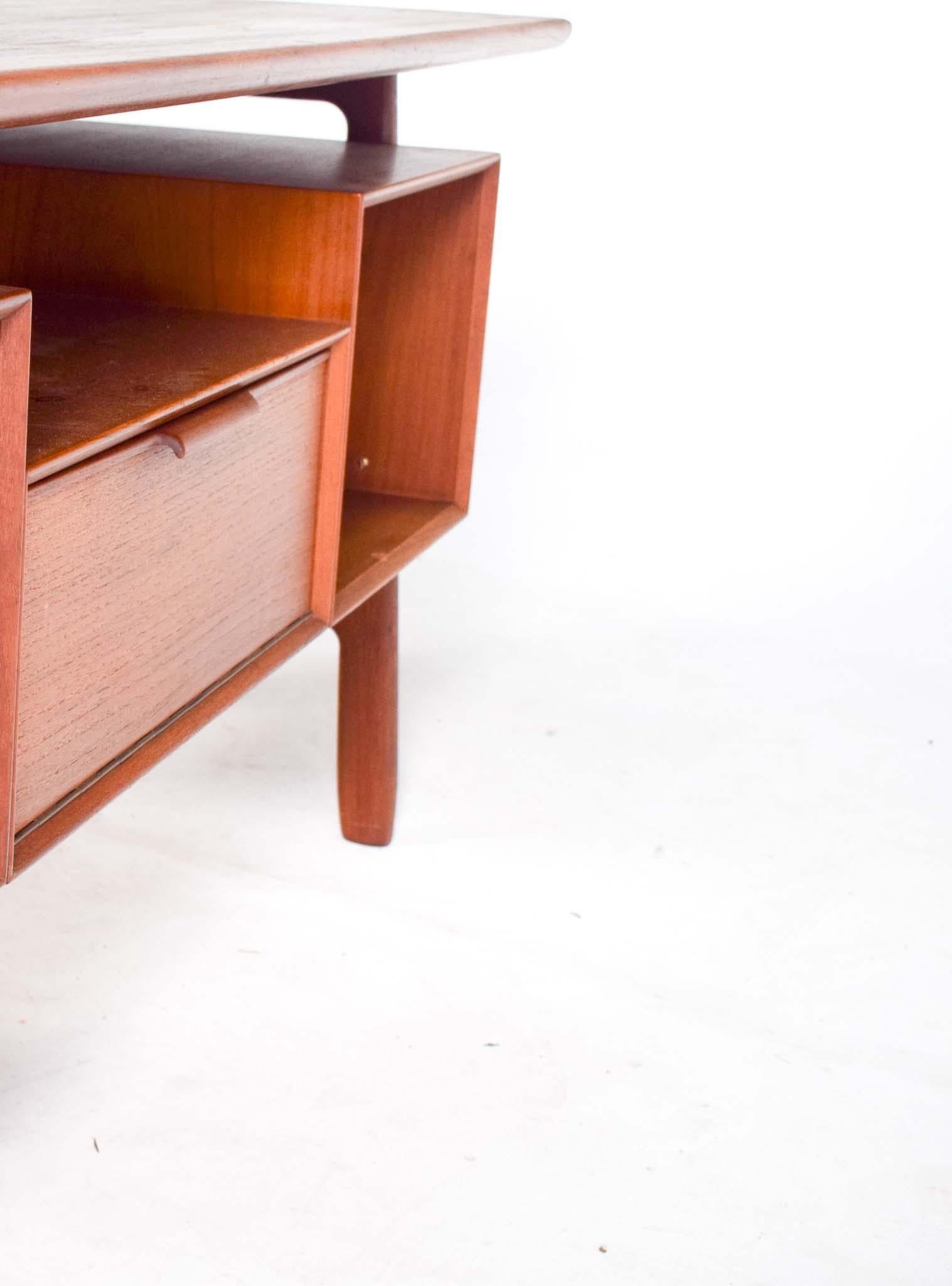 Mid-Century Gunni Omann Teak Desk for Omann Jun In Good Condition In Lisboa, Lisboa