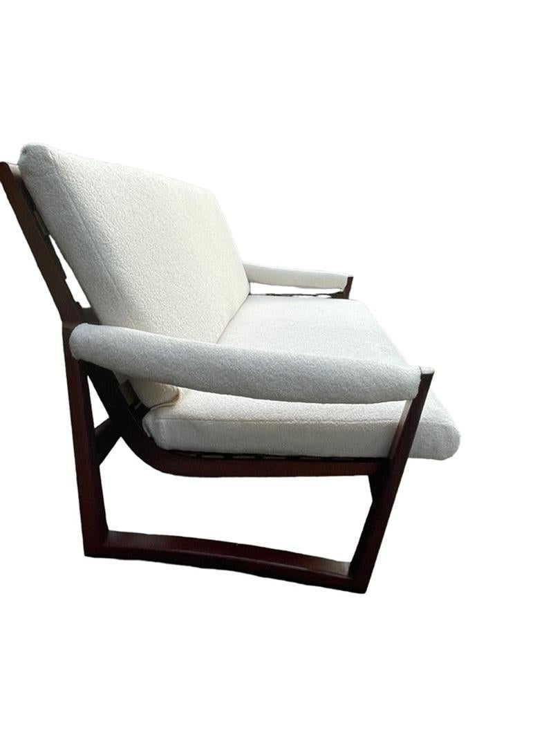 Non smaltato Divano in teak Afromosia in vendita