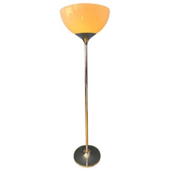Lampada da terra di metà secolo Guzzini Space AGE con paralume acrilico bianco, anni '70