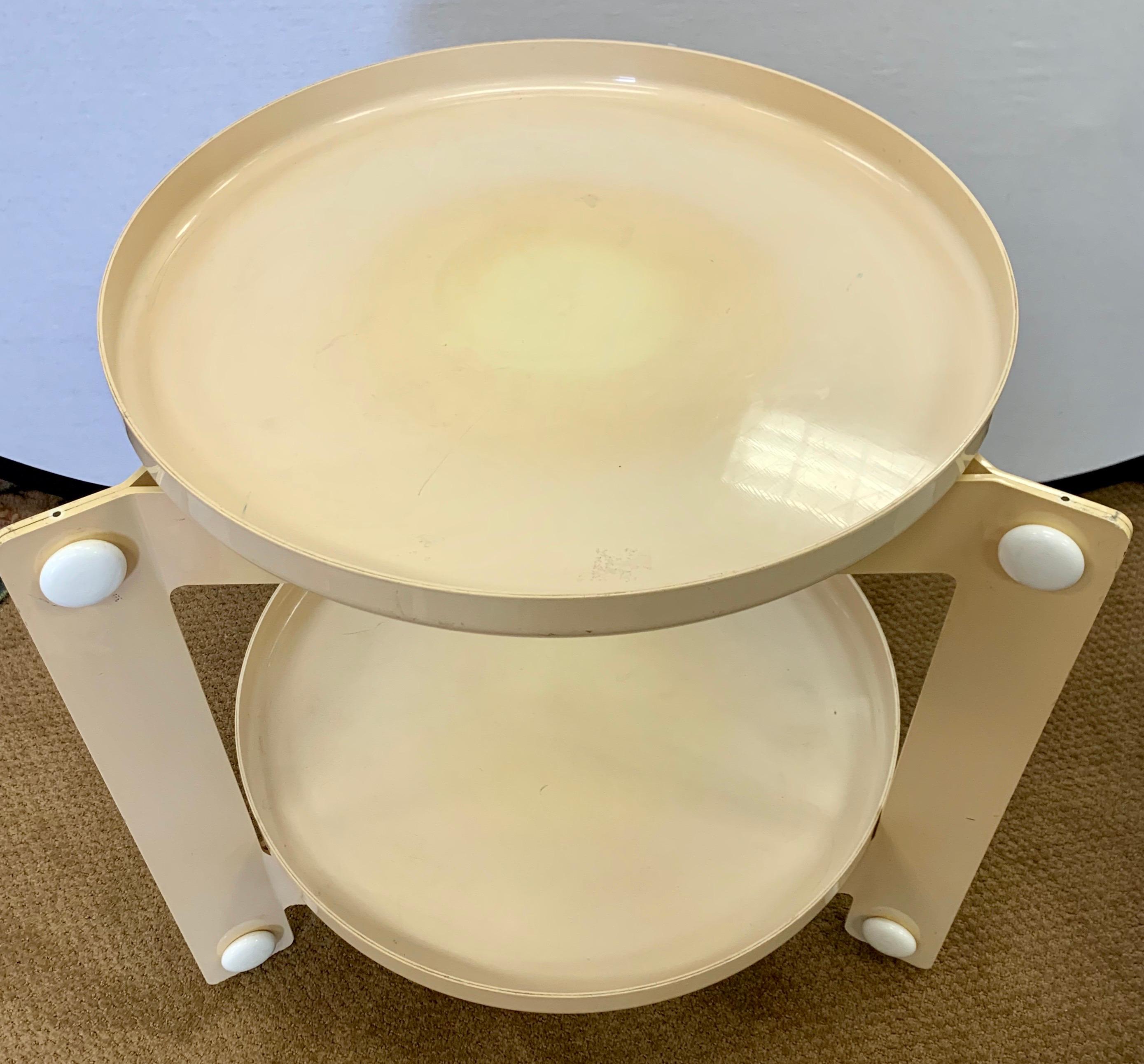 Midcentury Guzzini Two-Tiered Round Table Dry Bar Barcart Detachable Trays In Good Condition In West Hartford, CT