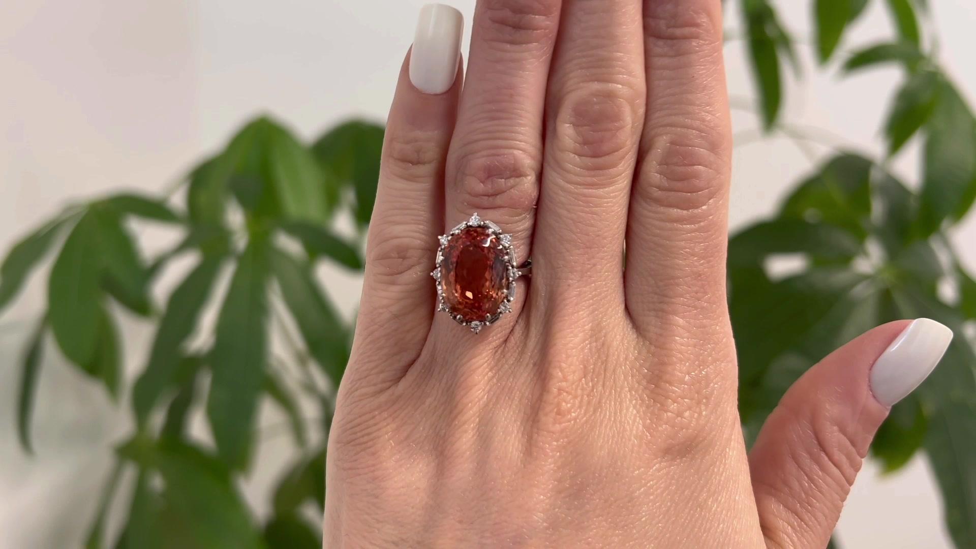 Cocktailring mit kaiserlichem Topas und Diamant aus 18 Karat Weißgold von H. Stern (Gemischter Schliff)