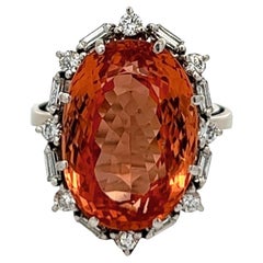 Cocktailring mit kaiserlichem Topas und Diamant aus 18 Karat Weißgold von H. Stern