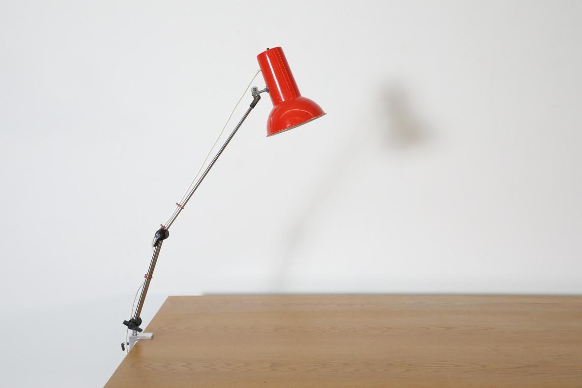 Mid-Century Hala Style Drafting Clamp-On Light with Red Shade and Chrome Stem In Good Condition For Sale In Los Angeles, CA