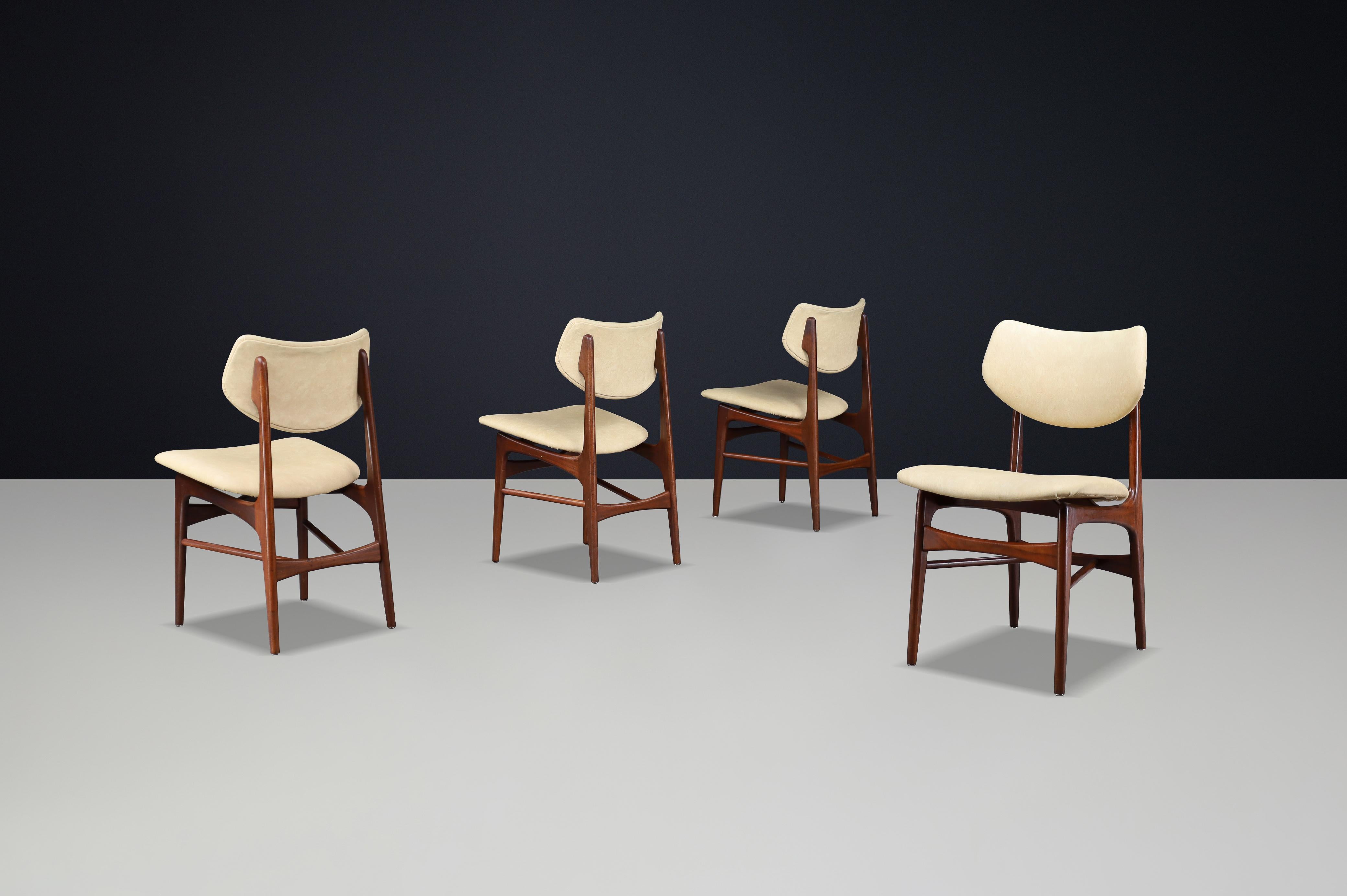 20th Century Mid-Century Hamar Dining Chairs by Louis van Teeffelen for WéBé The Netherlands For Sale