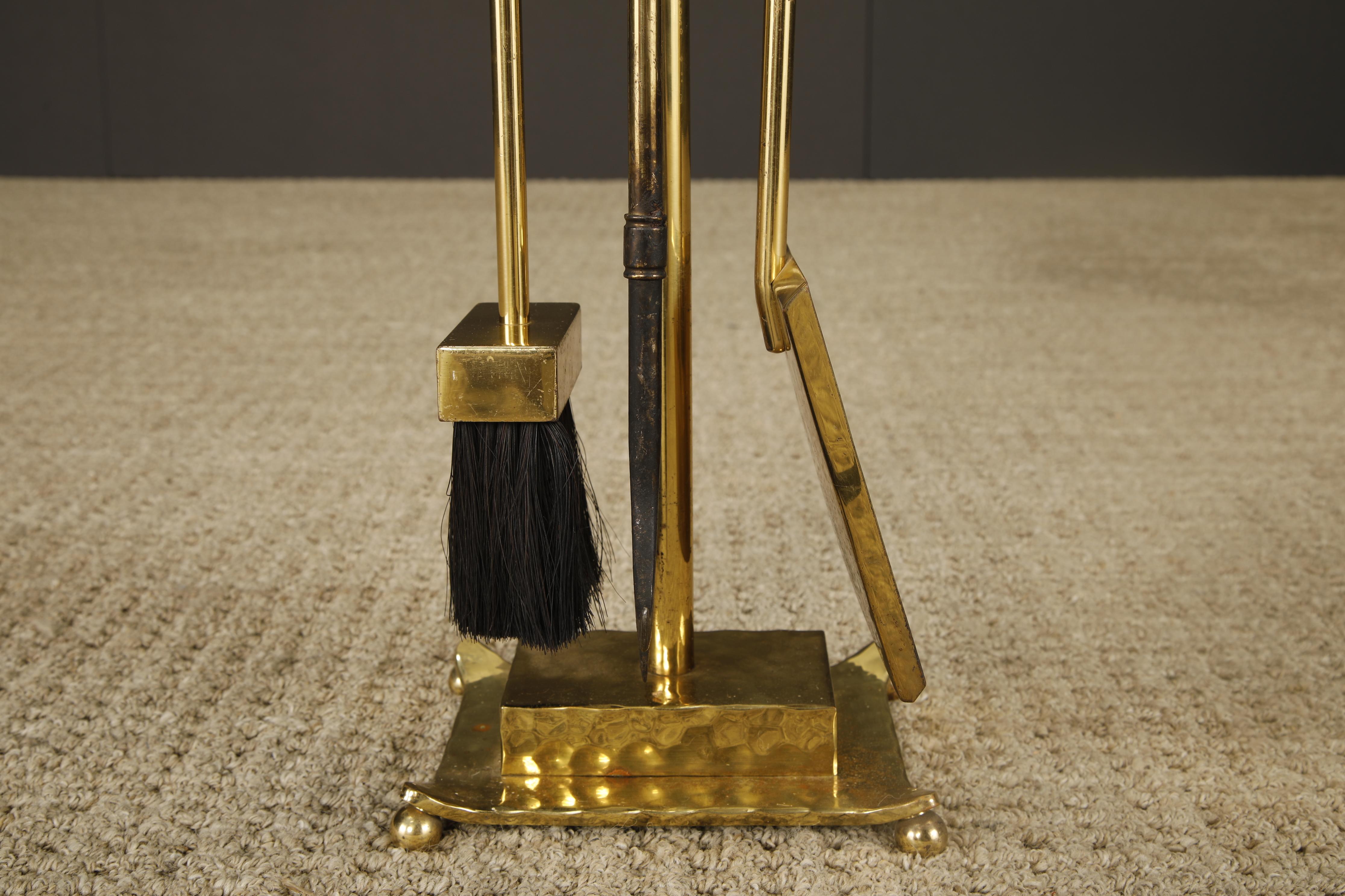 Mid-Century Hammered Brass Fireplace Tool Set with Curved Handles and Ball Feet For Sale 7