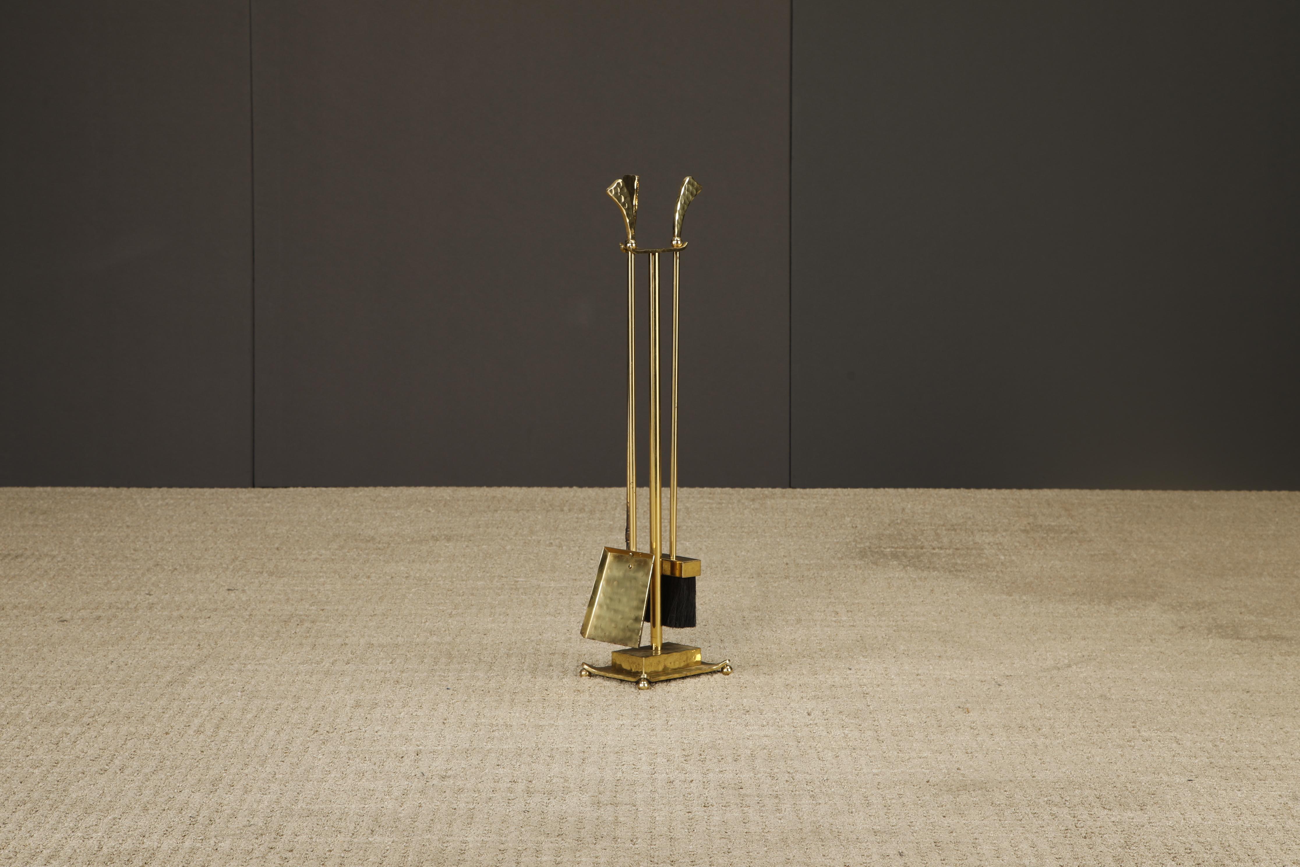 20th Century Mid-Century Hammered Brass Fireplace Tool Set with Curved Handles and Ball Feet For Sale