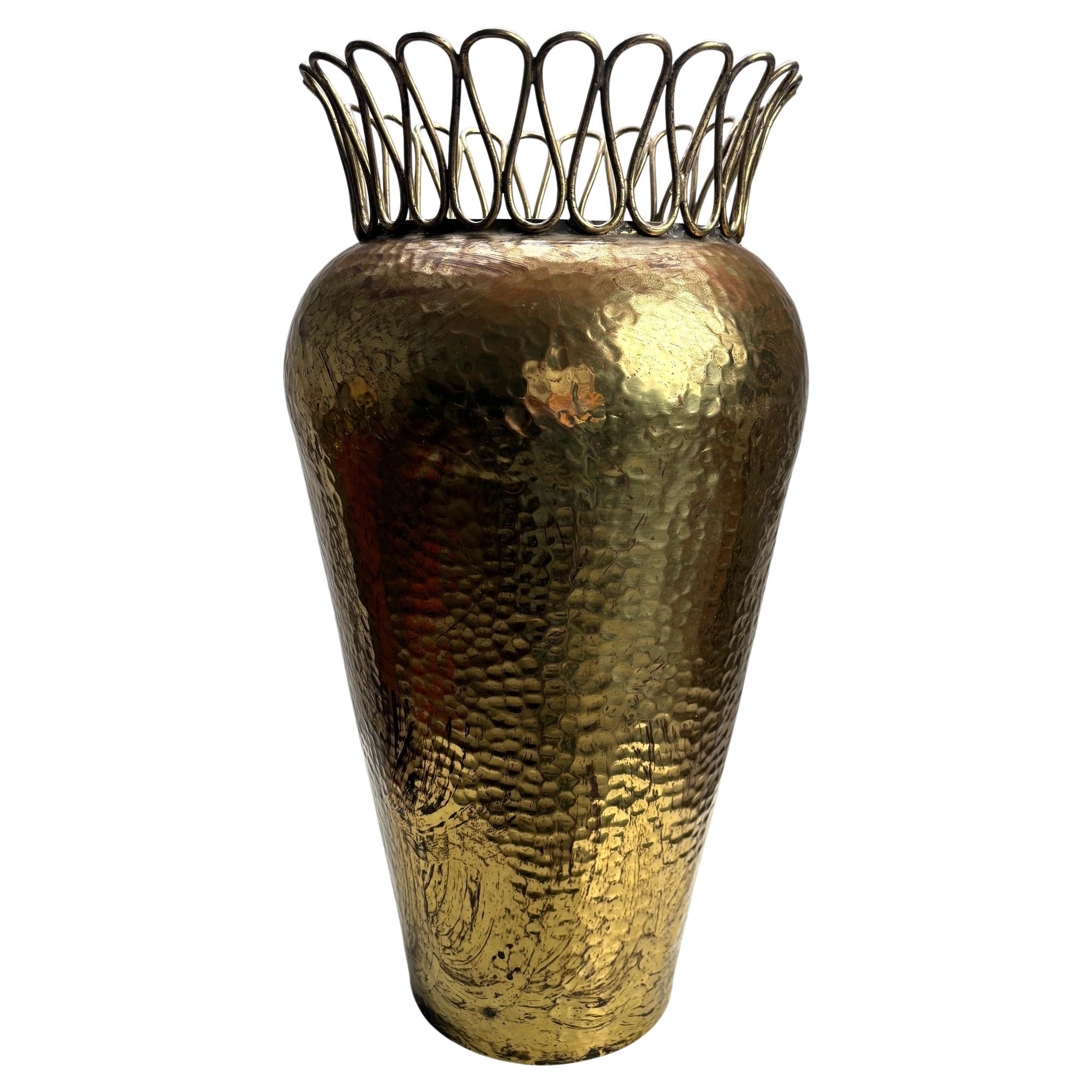 Paragüero de latón martillado de mediados de siglo al estilo de Gio Ponti, 1950 en venta