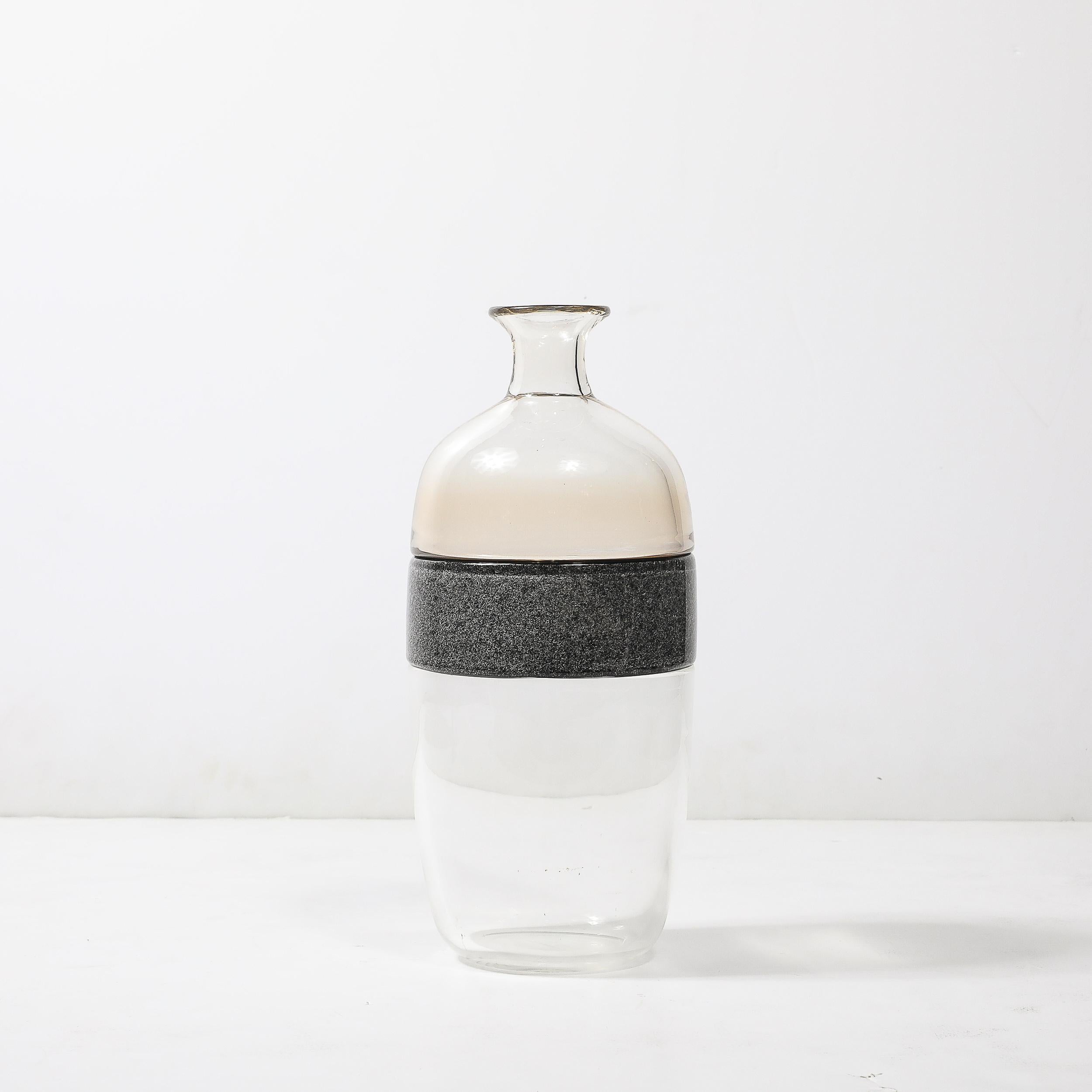 Mitte des Jahrhunderts mundgeblasenes klares und geräuchertes Murano Glas Vase signiert Vetri Murano (Moderne der Mitte des Jahrhunderts) im Angebot