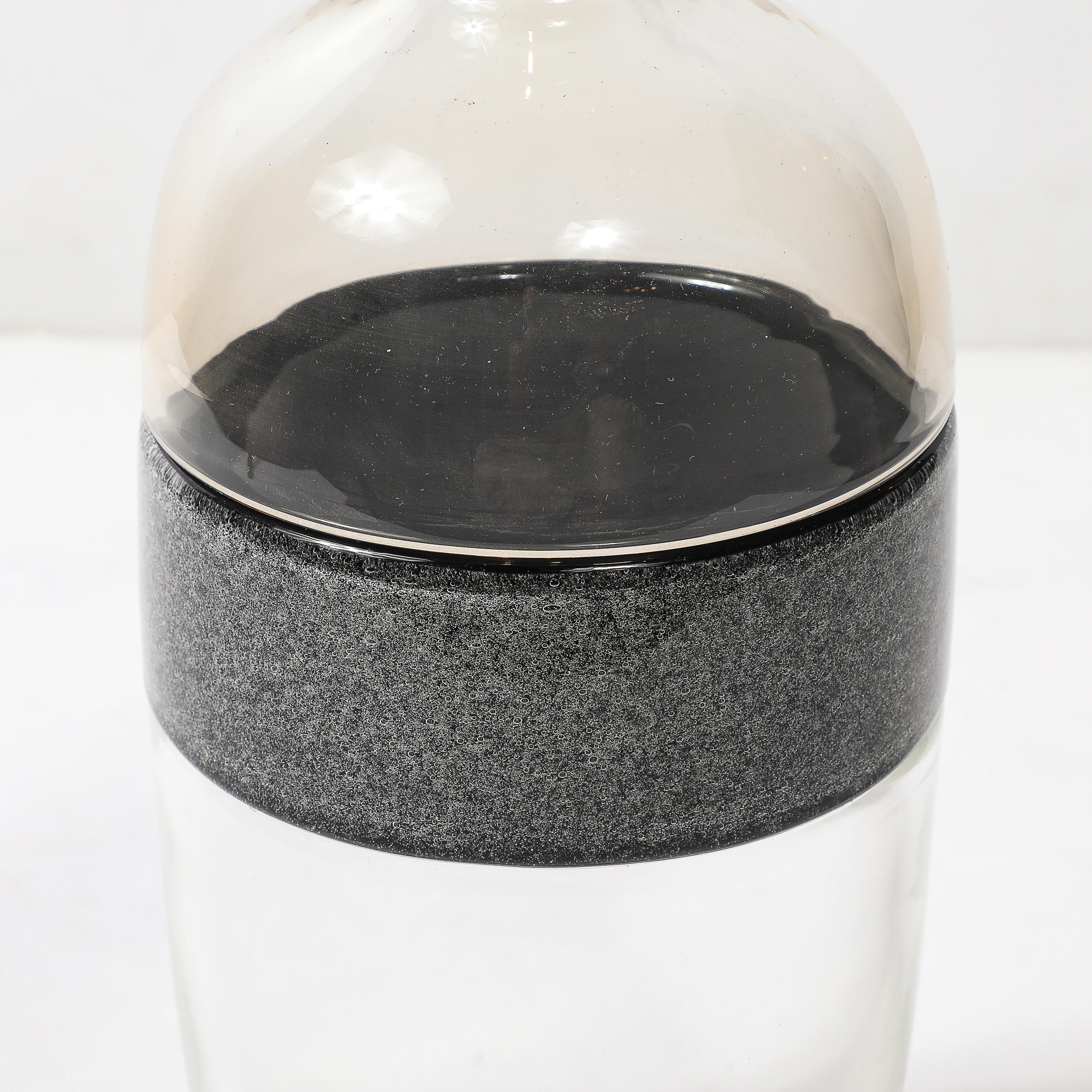 Mitte des Jahrhunderts mundgeblasenes klares und geräuchertes Murano Glas Vase signiert Vetri Murano im Zustand „Hervorragend“ im Angebot in New York, NY