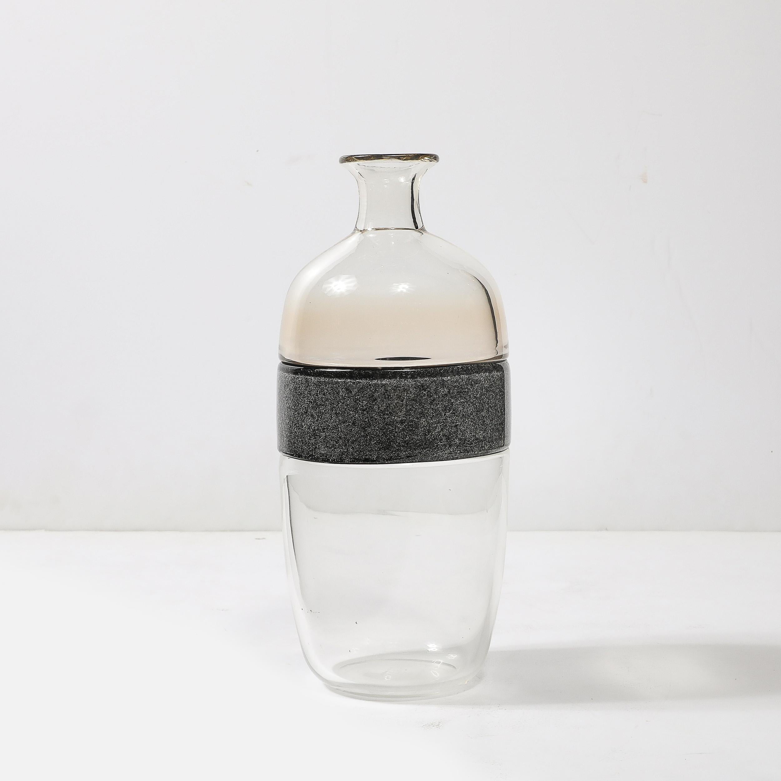 Mitte des Jahrhunderts mundgeblasenes klares und geräuchertes Murano Glas Vase signiert Vetri Murano im Angebot 1