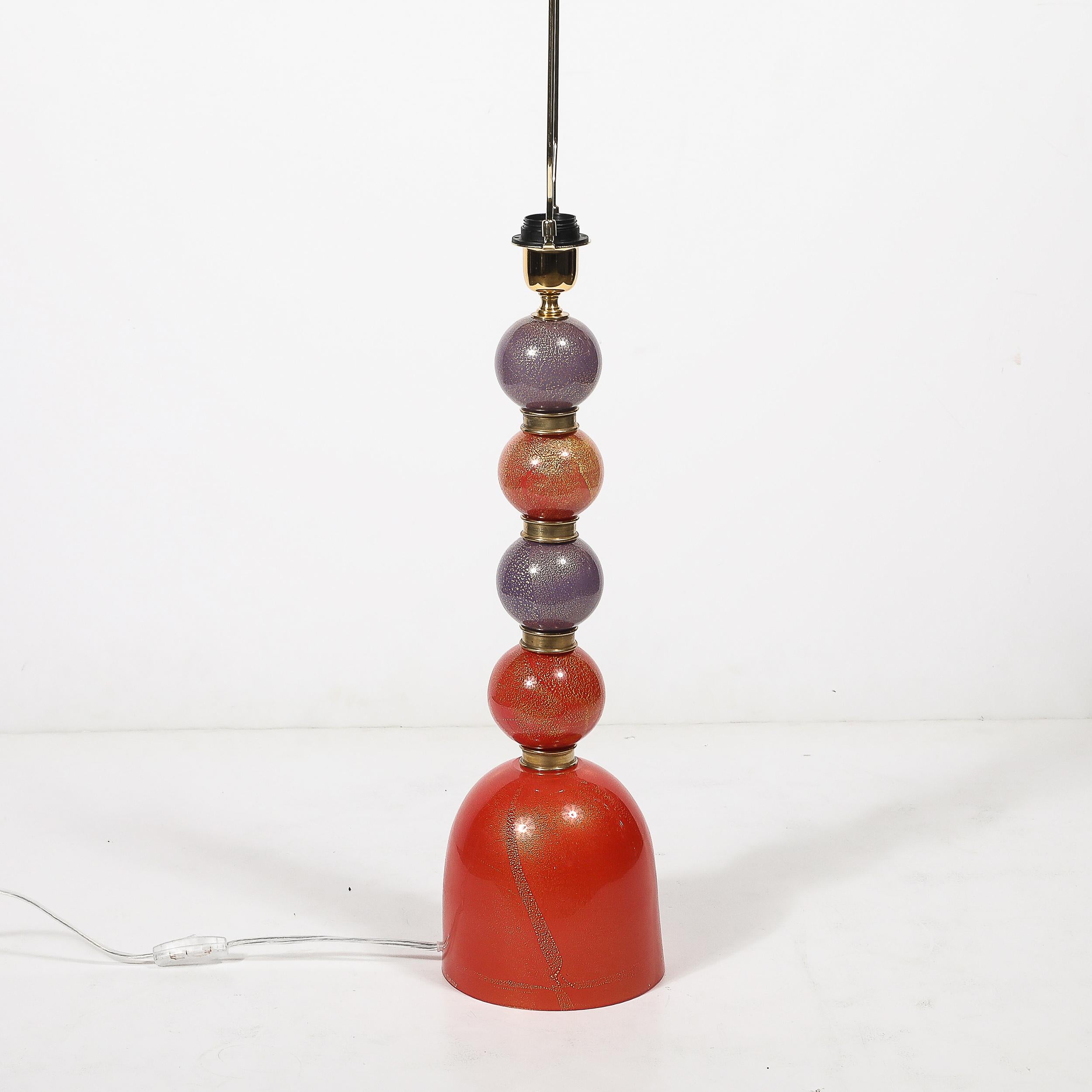 Mitte des Jahrhunderts mundgeblasen Korallenrot & Flieder Murano Glas gestapelt Ball Tischlampen im Angebot 5