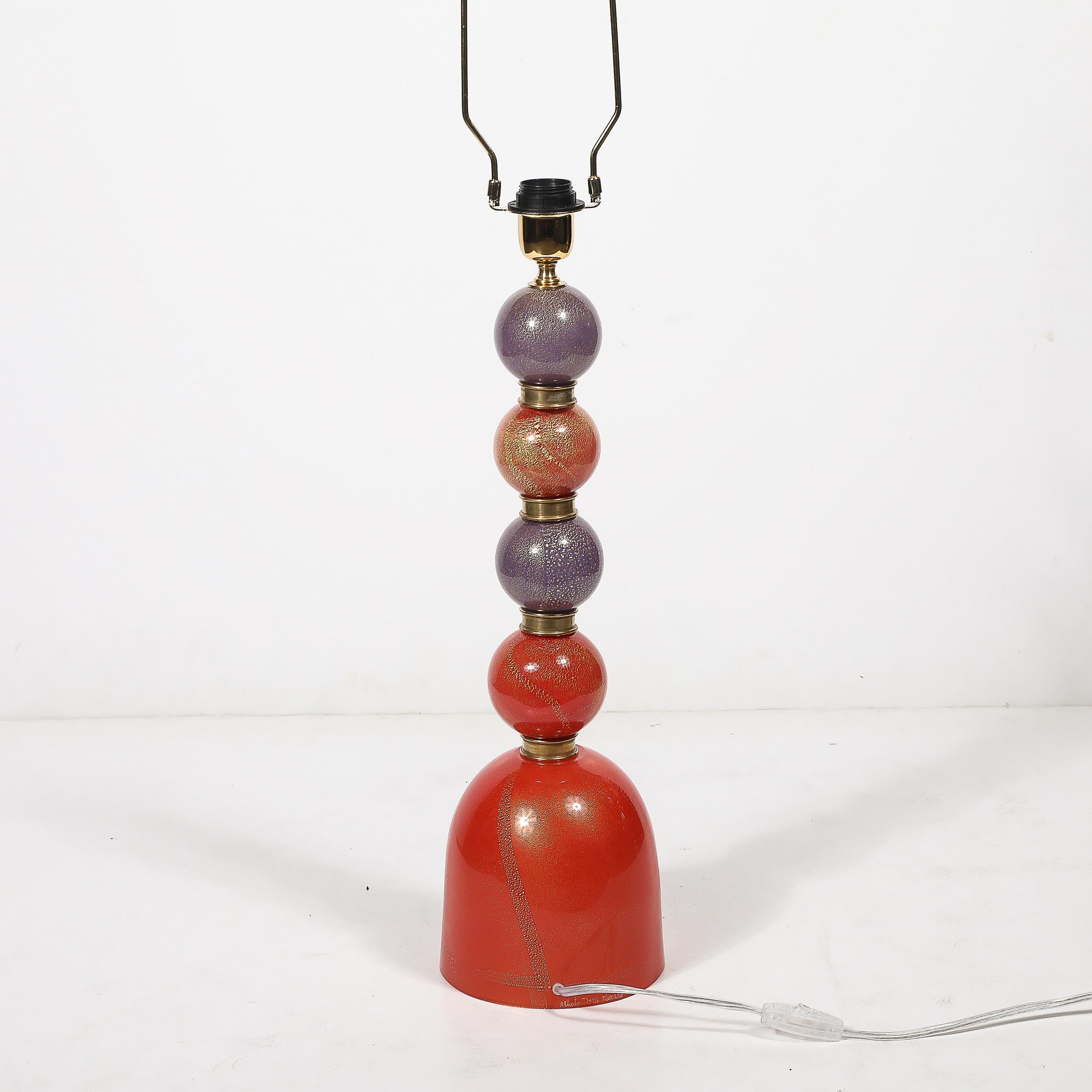 Mitte des Jahrhunderts mundgeblasen Korallenrot & Flieder Murano Glas gestapelt Ball Tischlampen im Angebot 2