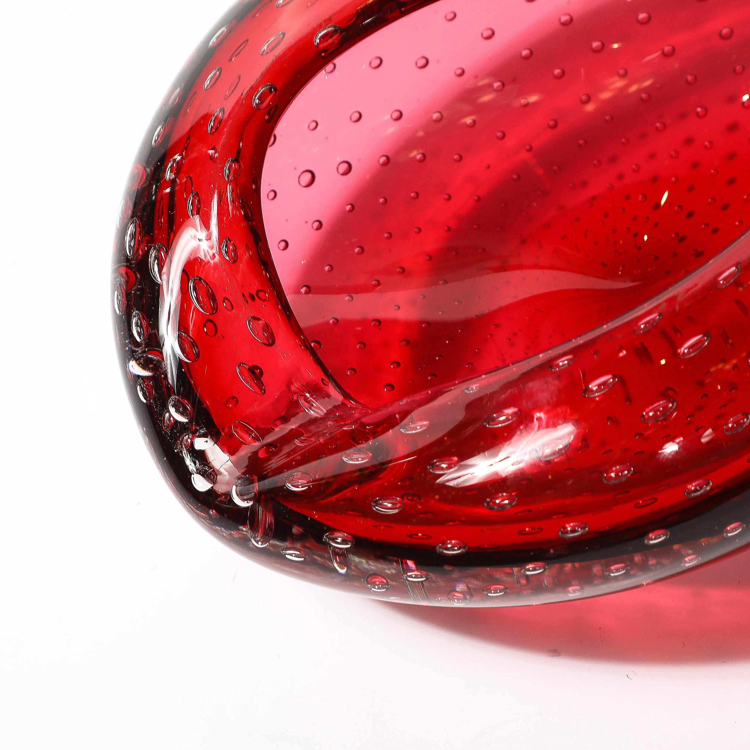Mid-Century Hand-Blown Crimson Murano Glass Drop Form Bowl W/ Bullicante Detail In Excellent Condition For Sale In New York, NY