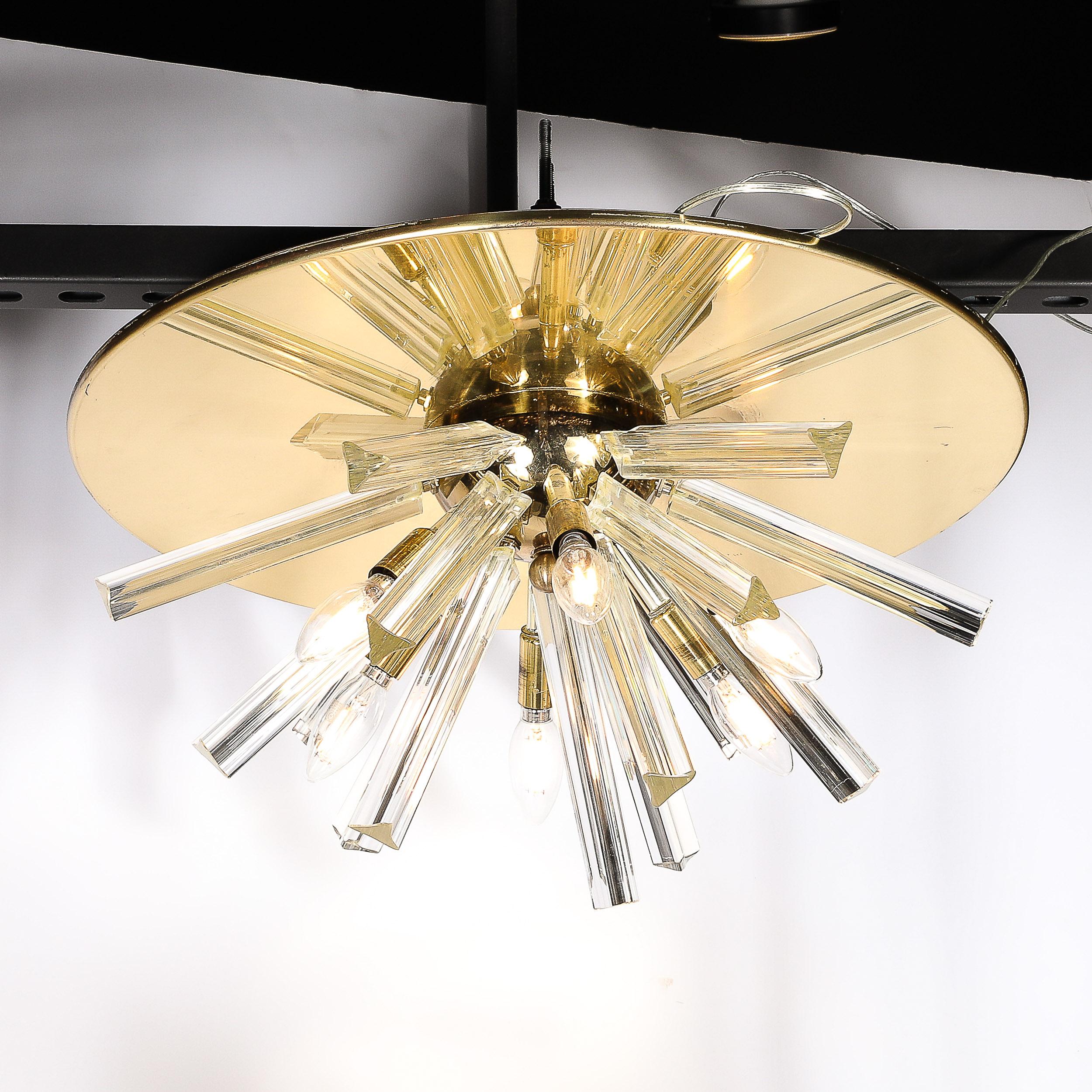 Lustre encastré du milieu du siècle en verre soufflé à la bouche de Murano et en laiton Excellent état - En vente à New York, NY