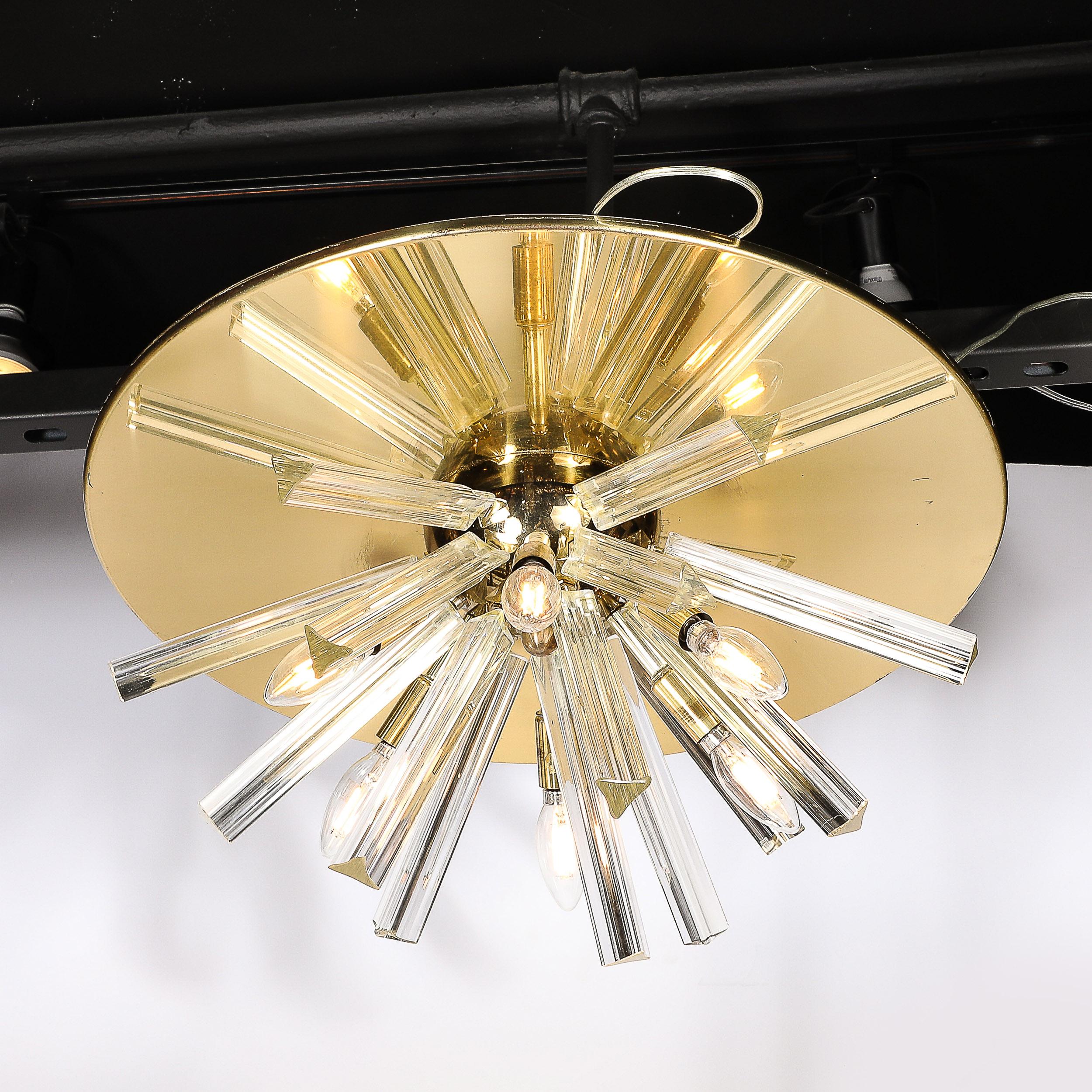 Fin du 20e siècle Lustre encastré du milieu du siècle en verre soufflé à la bouche de Murano et en laiton en vente