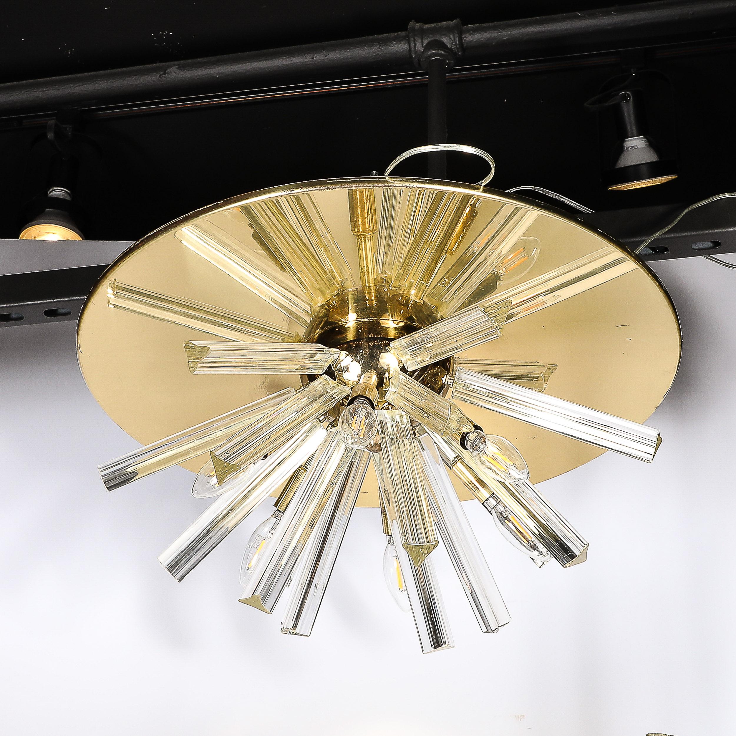 Laiton Lustre encastré du milieu du siècle en verre soufflé à la bouche de Murano et en laiton en vente