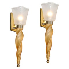Handgeblasene Wandleuchten aus mattiertem Murano-Glas im Mid-Century-Stil mit spiralförmigem bernsteinfarbenem Tropfen