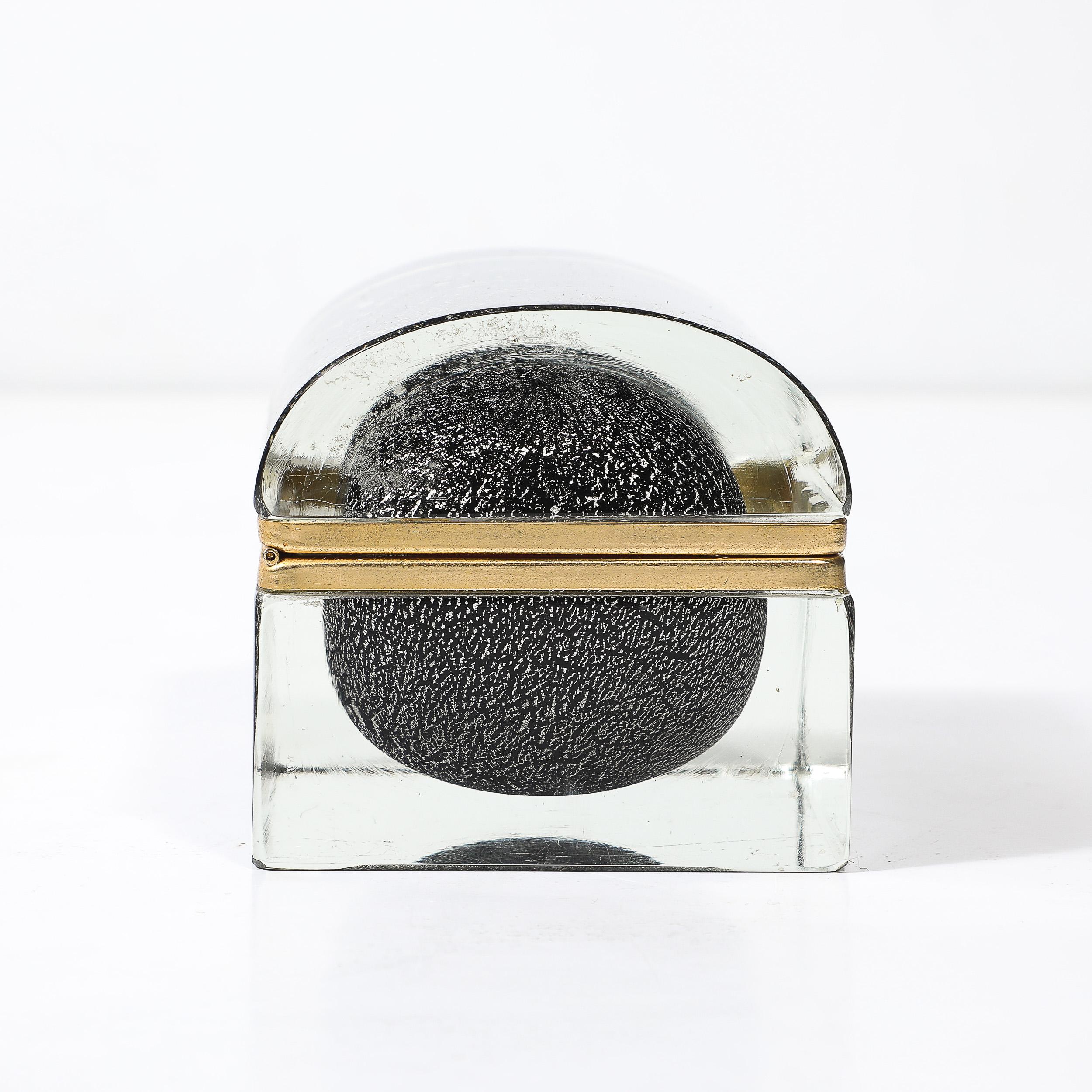 Boîte en verre de Murano soufflé à la main du milieu du siècle, noir de jais et mouchetures d'or blanc en vente 5