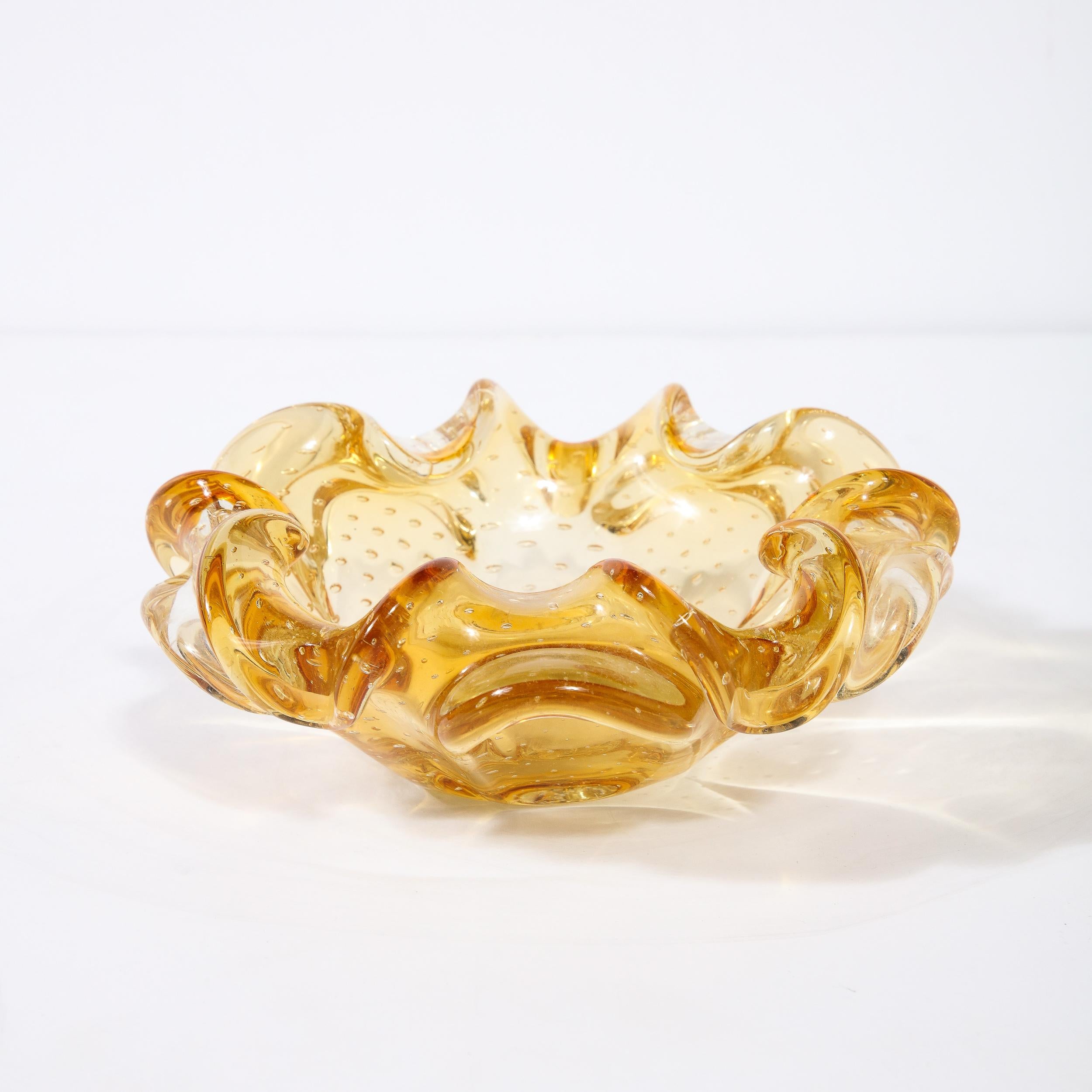 Mid-Century Hand-Blown Murano Glass Dish in Citrine with Murine Detailing For Sale 1