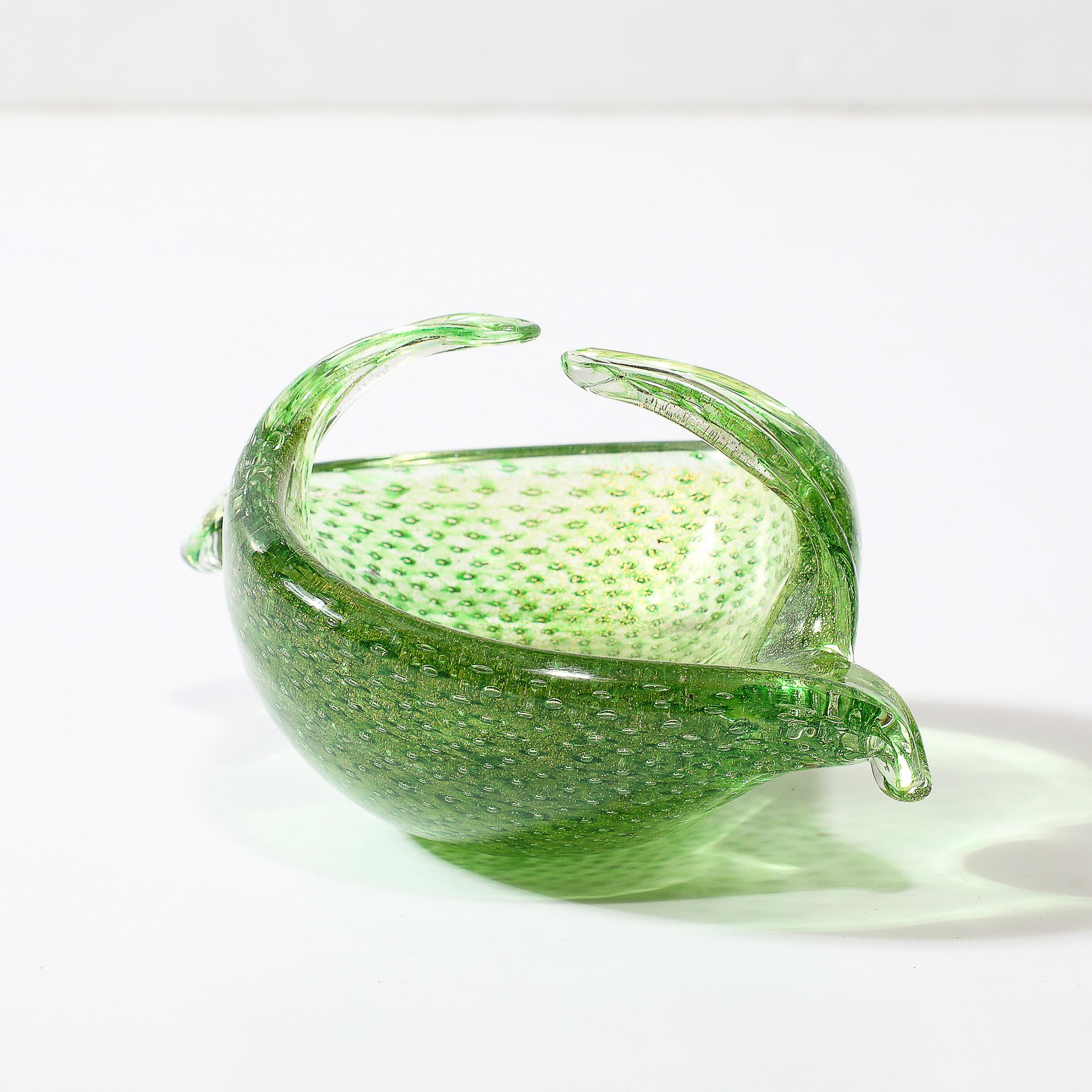 Mid-Century Hand-Blown Murano Glass Dish in Lime Green with Bullicante Detailing For Sale 4